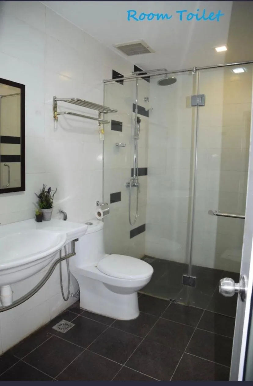 Bathroom in I Garden Hotel