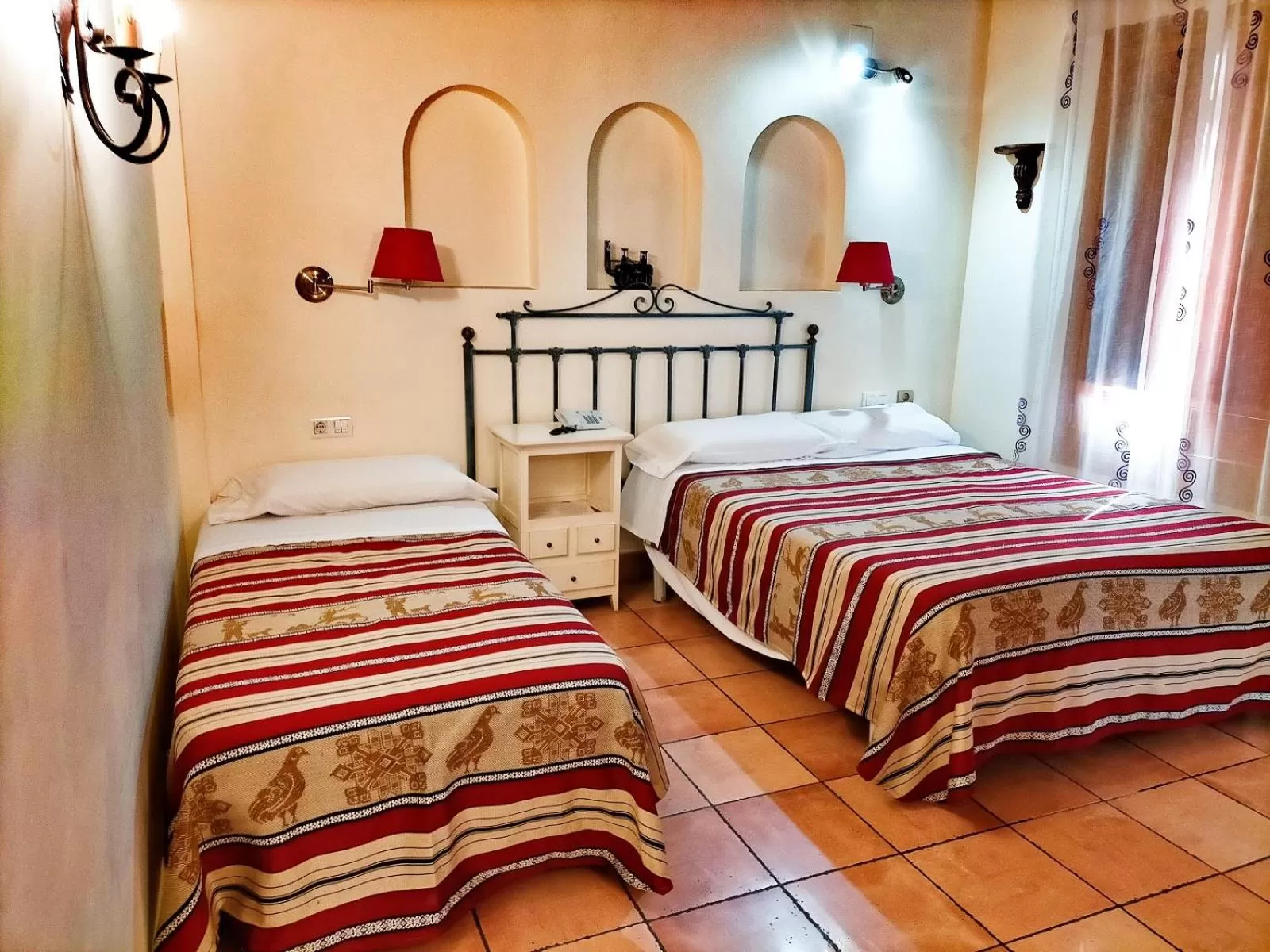 Bedroom, Bed in Abadía Hotel