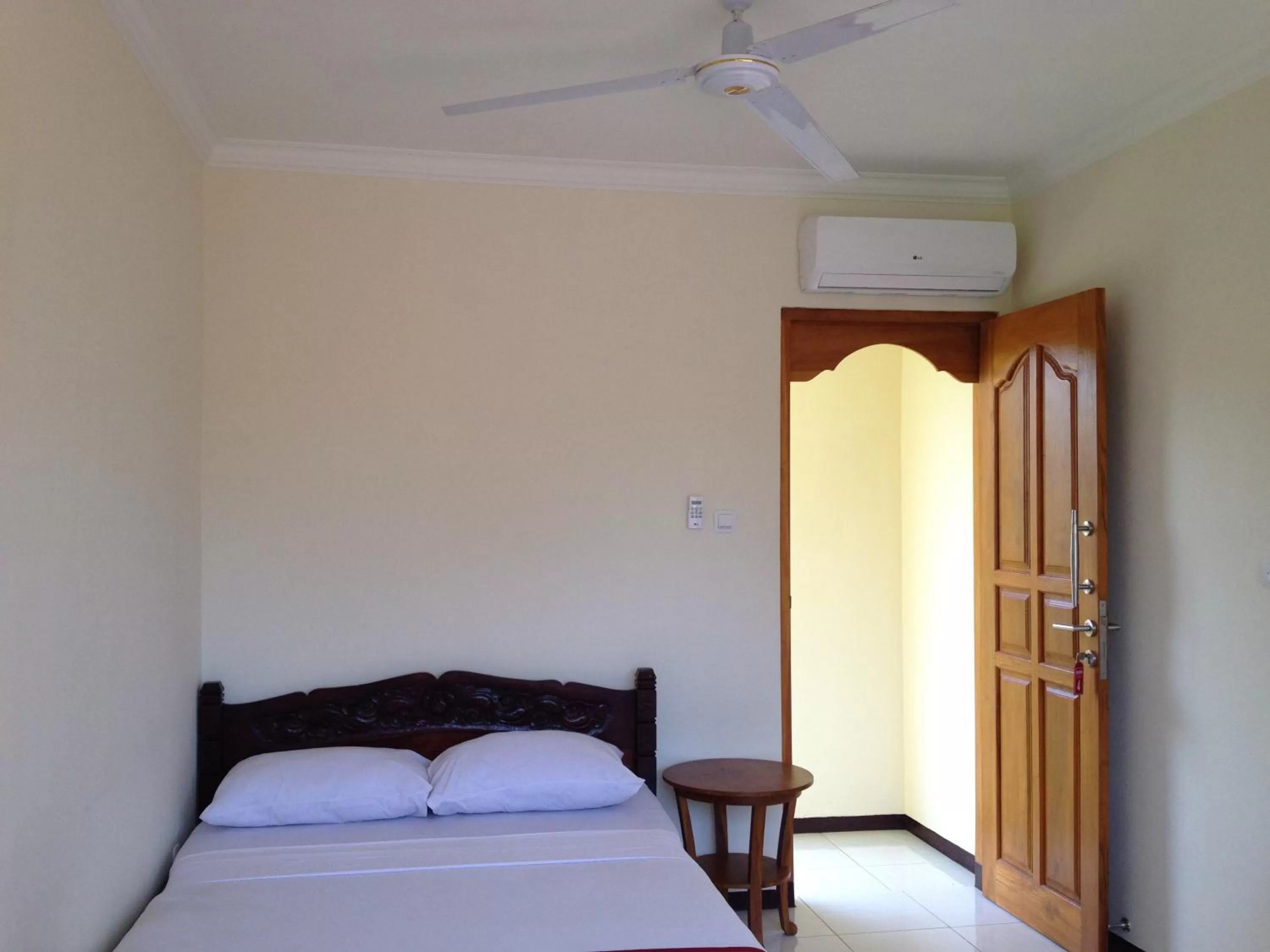 Bedroom, Room Photo in Astina Hotel