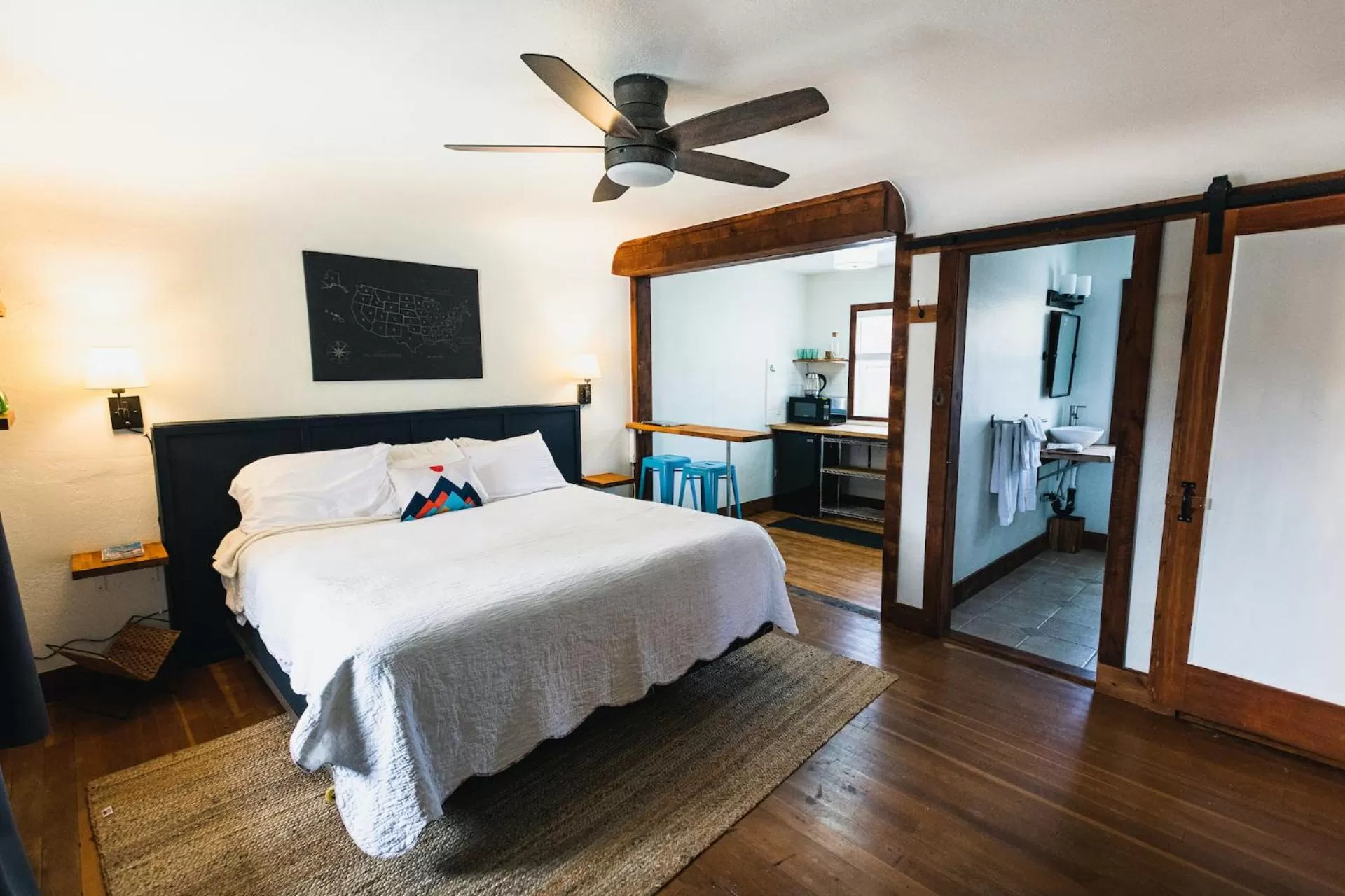 Bed in Left Coast Lodge - Pet Friendly