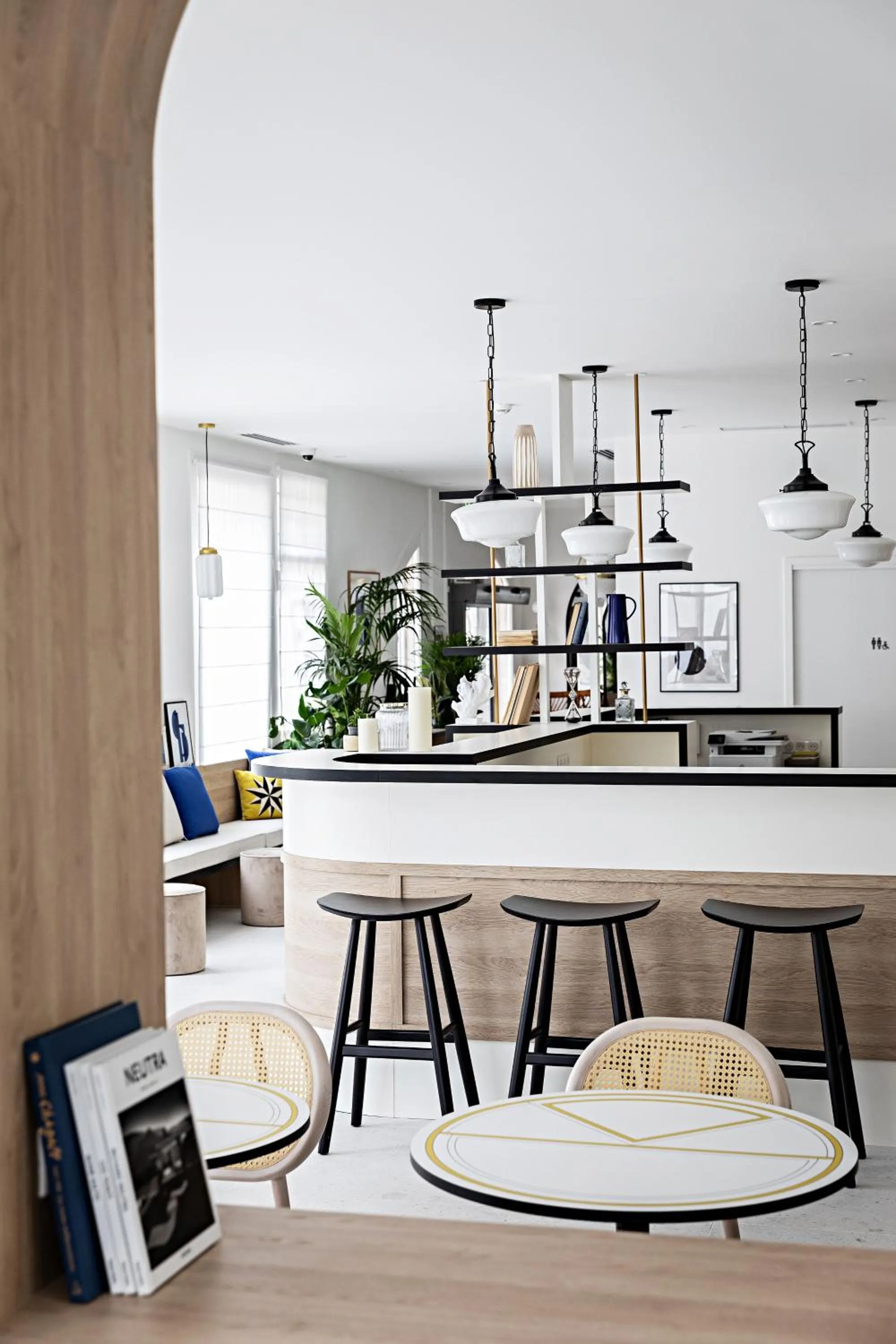 Lounge or bar in Le Riviera Collection, Signature Collection by Best Western