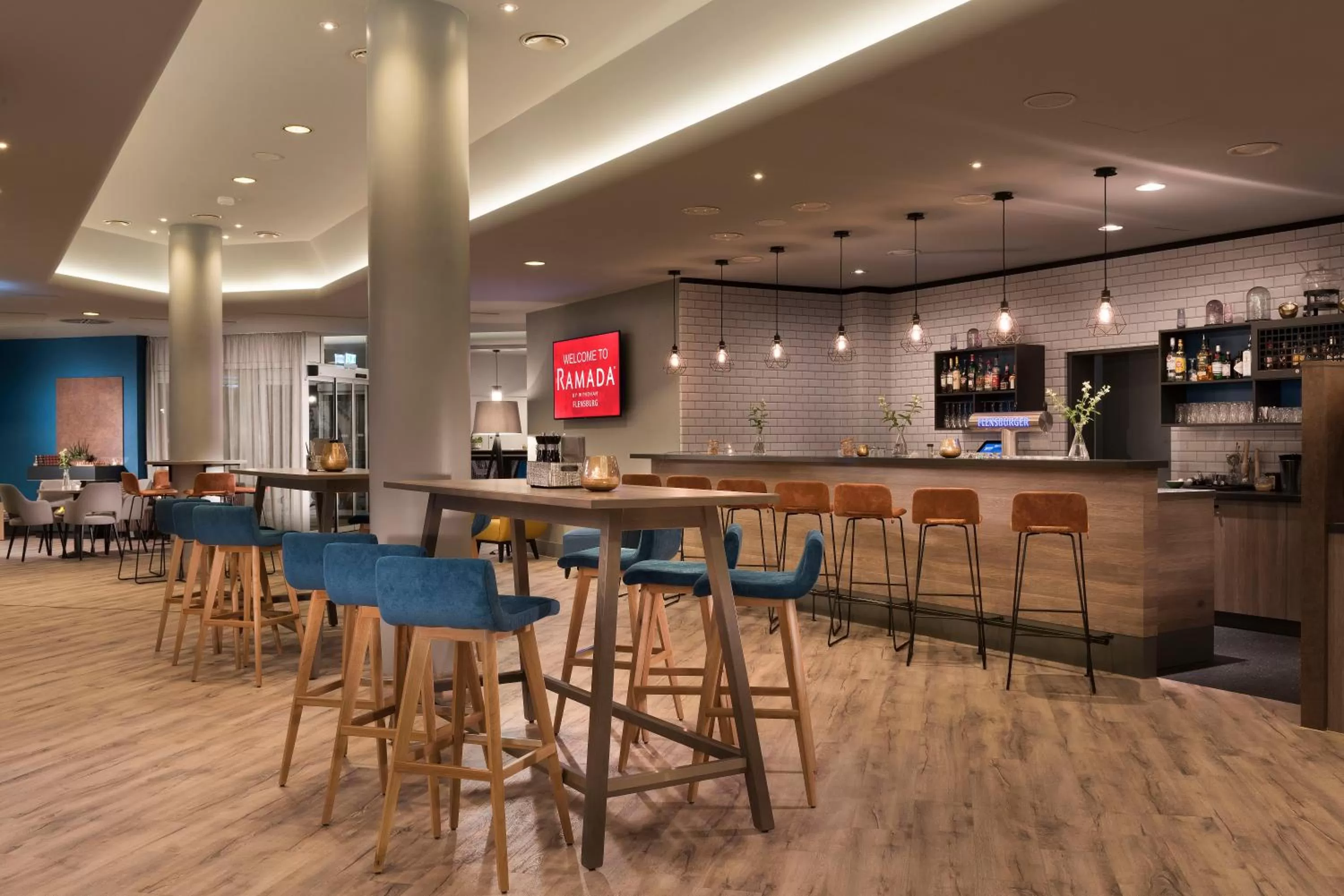 Lounge or bar in Ramada by Wyndham Flensburg City