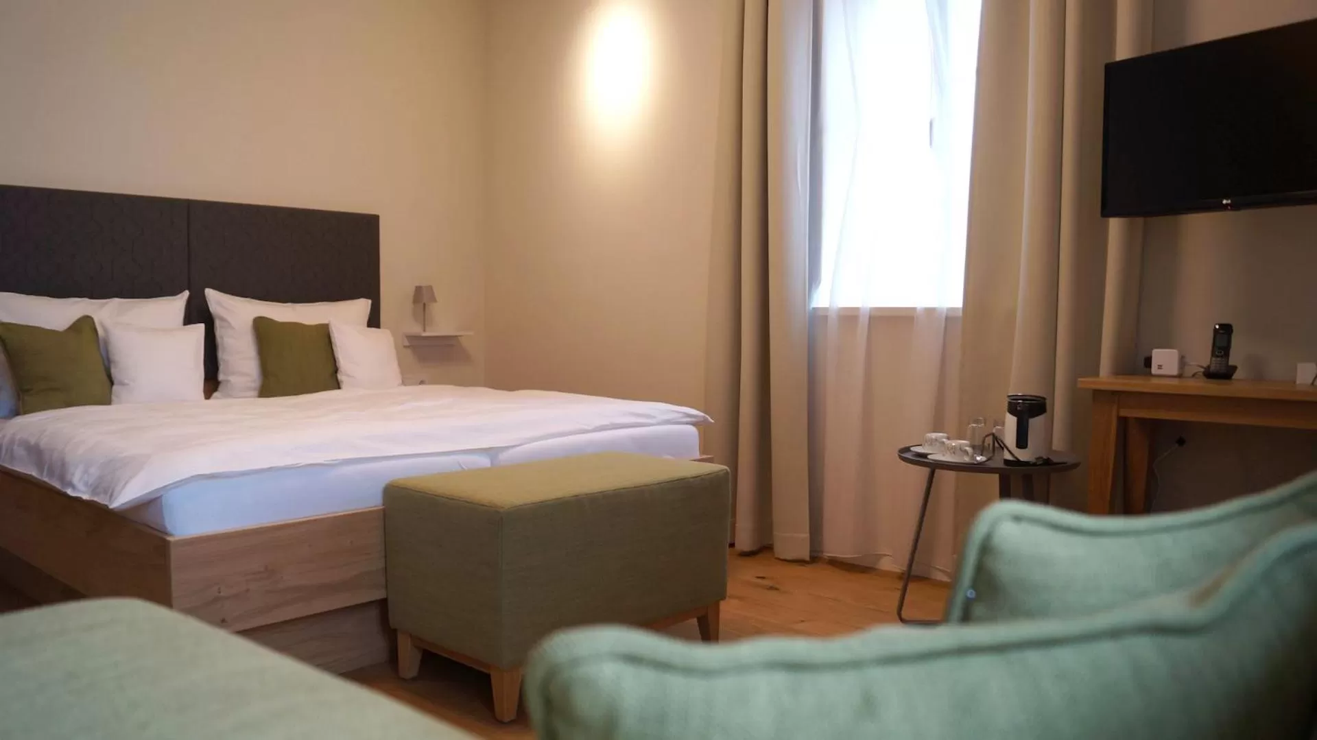 Photo of the whole room, Bed in Boutique Hotel grüner Zweig