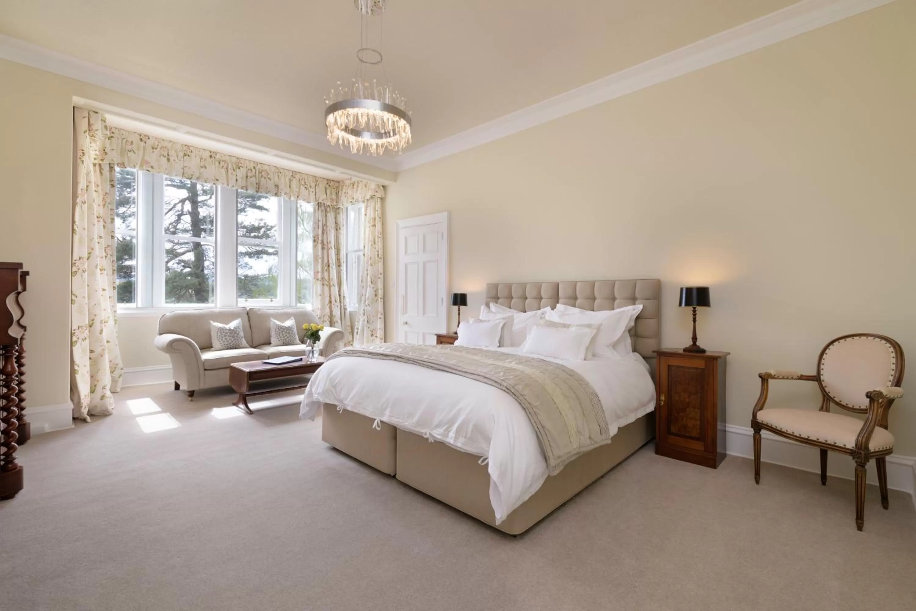 Bed in Lys-Na-Greyne Country House