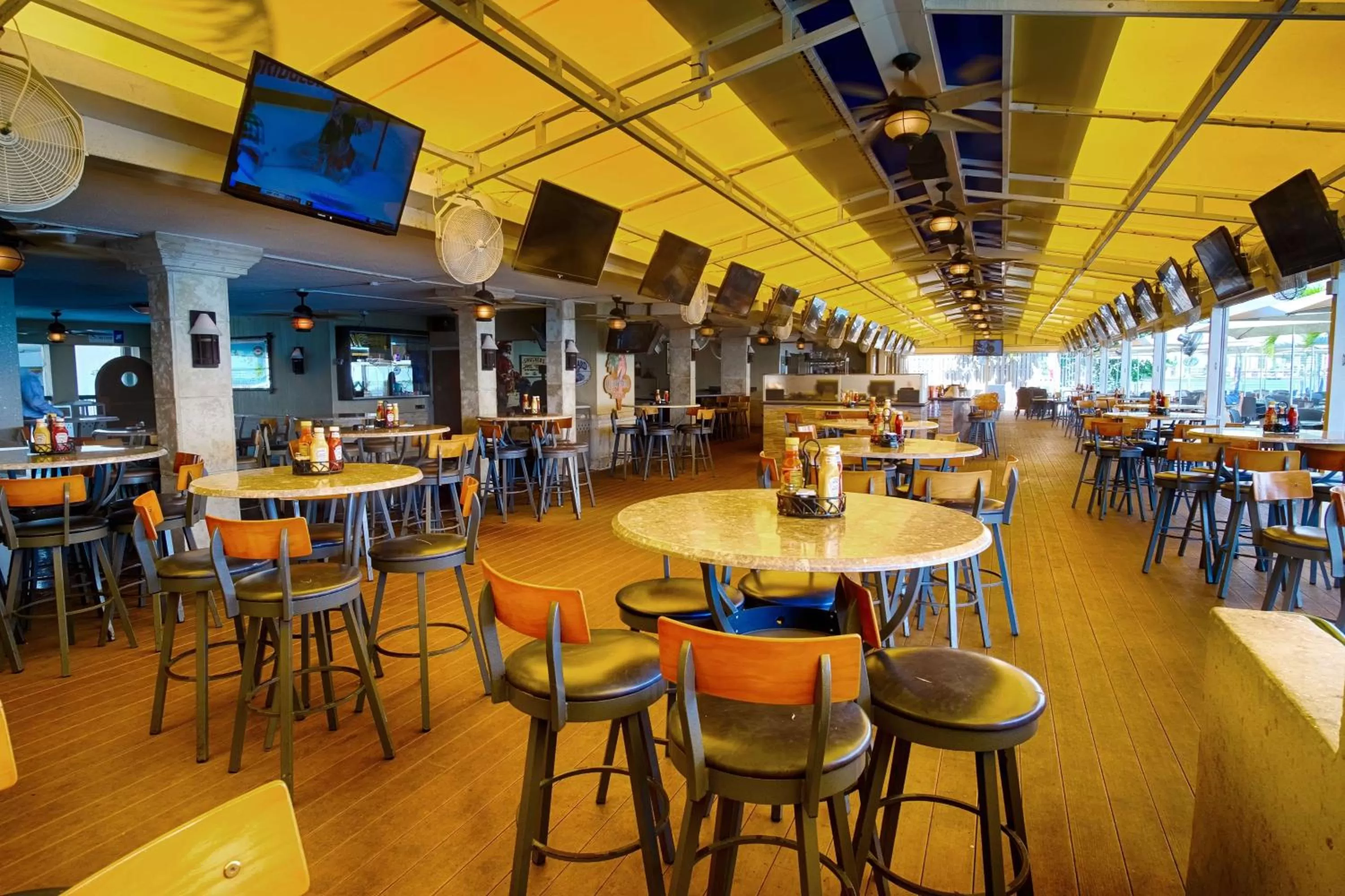 Restaurant/Places to Eat in Best Western On The Bay Inn & Marina