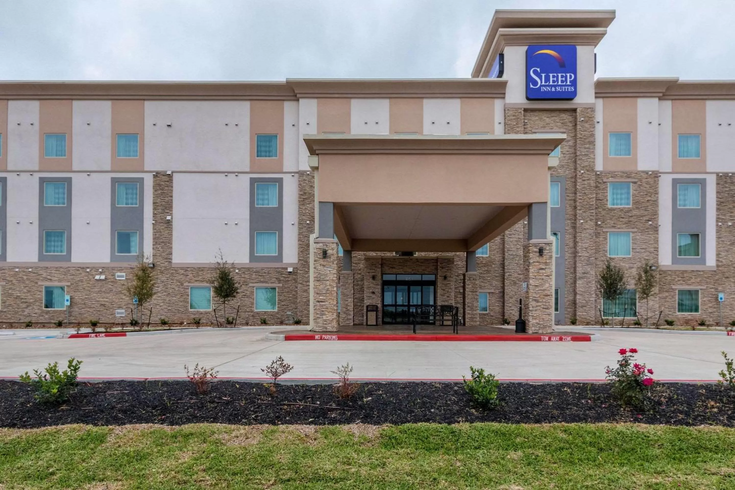 Property building in Sleep Inn & Suites College Station near University