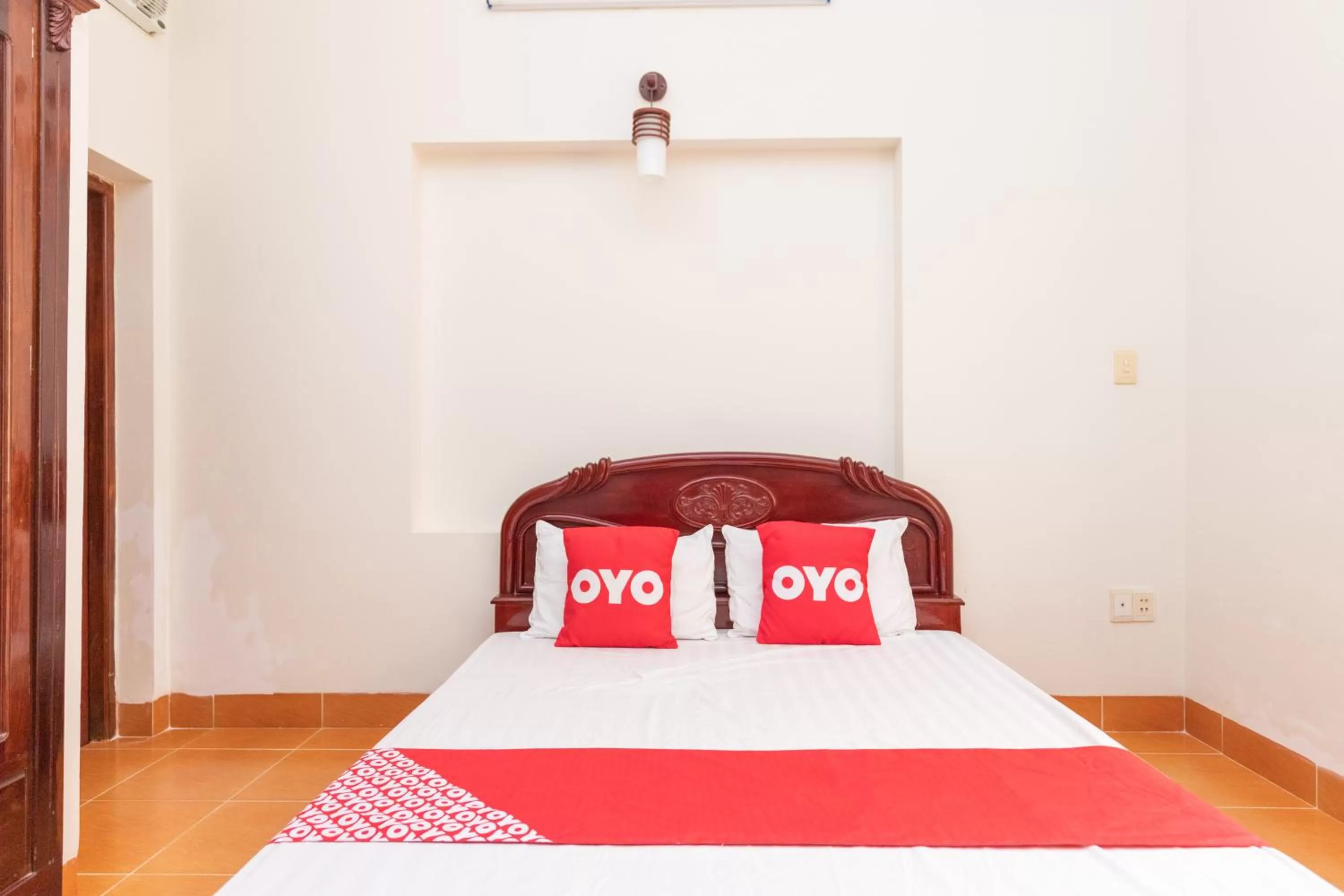 Photo of the whole room, Bed in Lien Thuy Hotel