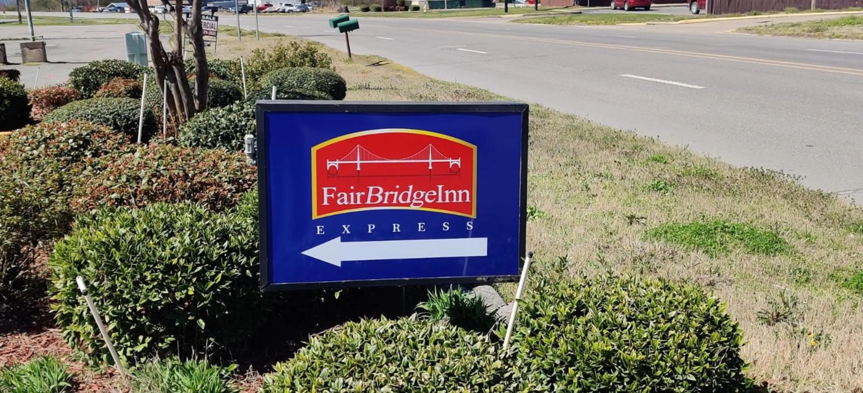 Logo/Certificate/Sign in FairBridge Inn Express Stuttgart