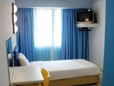 Day, Bed in YY38 Hotel