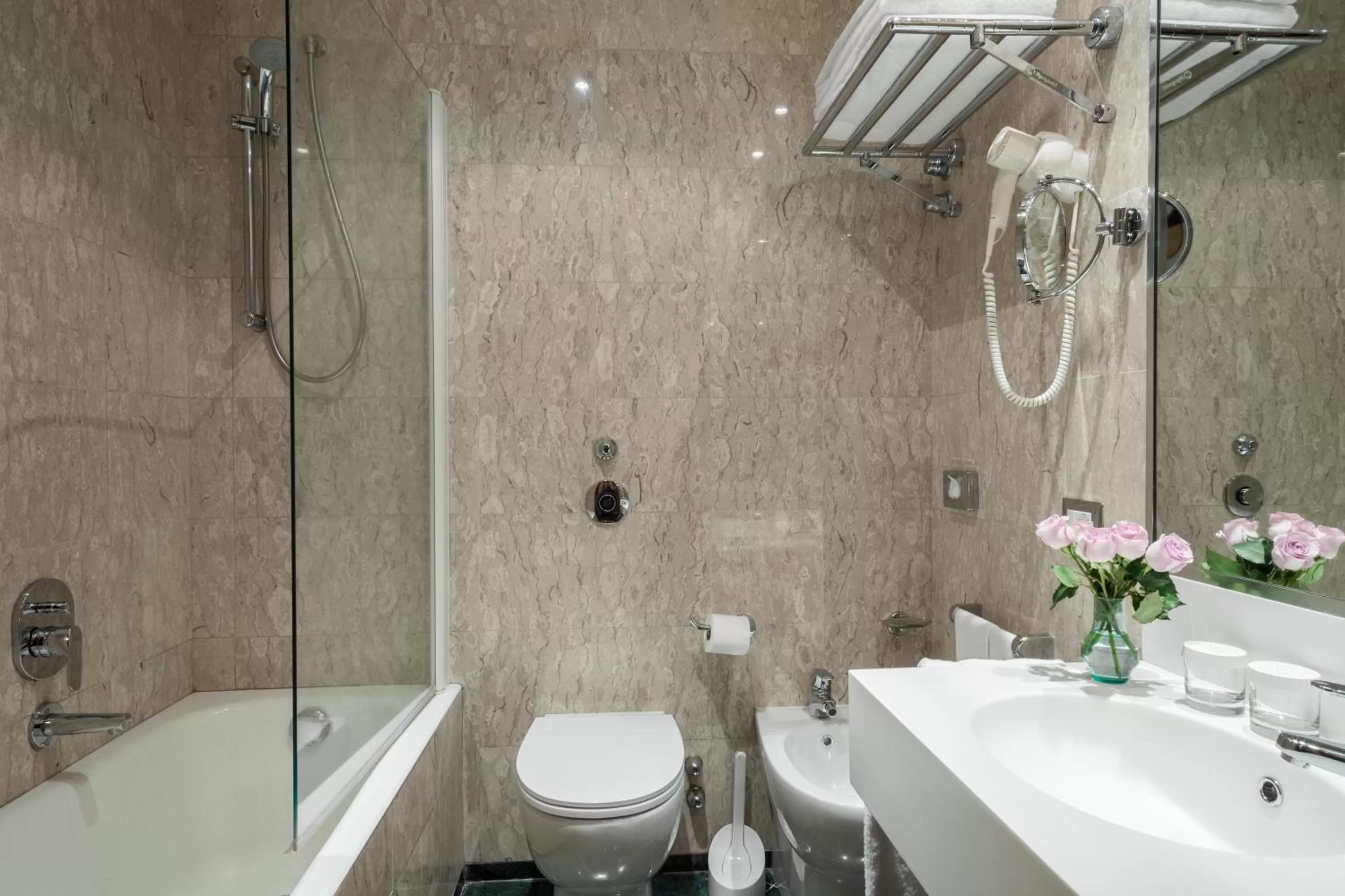 Bathroom in Sina De La Ville