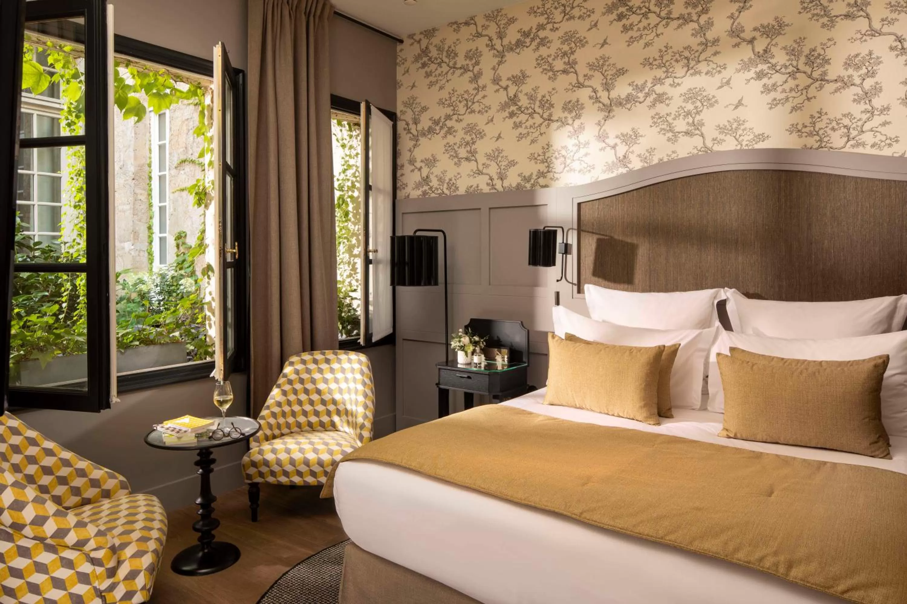 Superior Double Room in Hôtel D'Aubusson