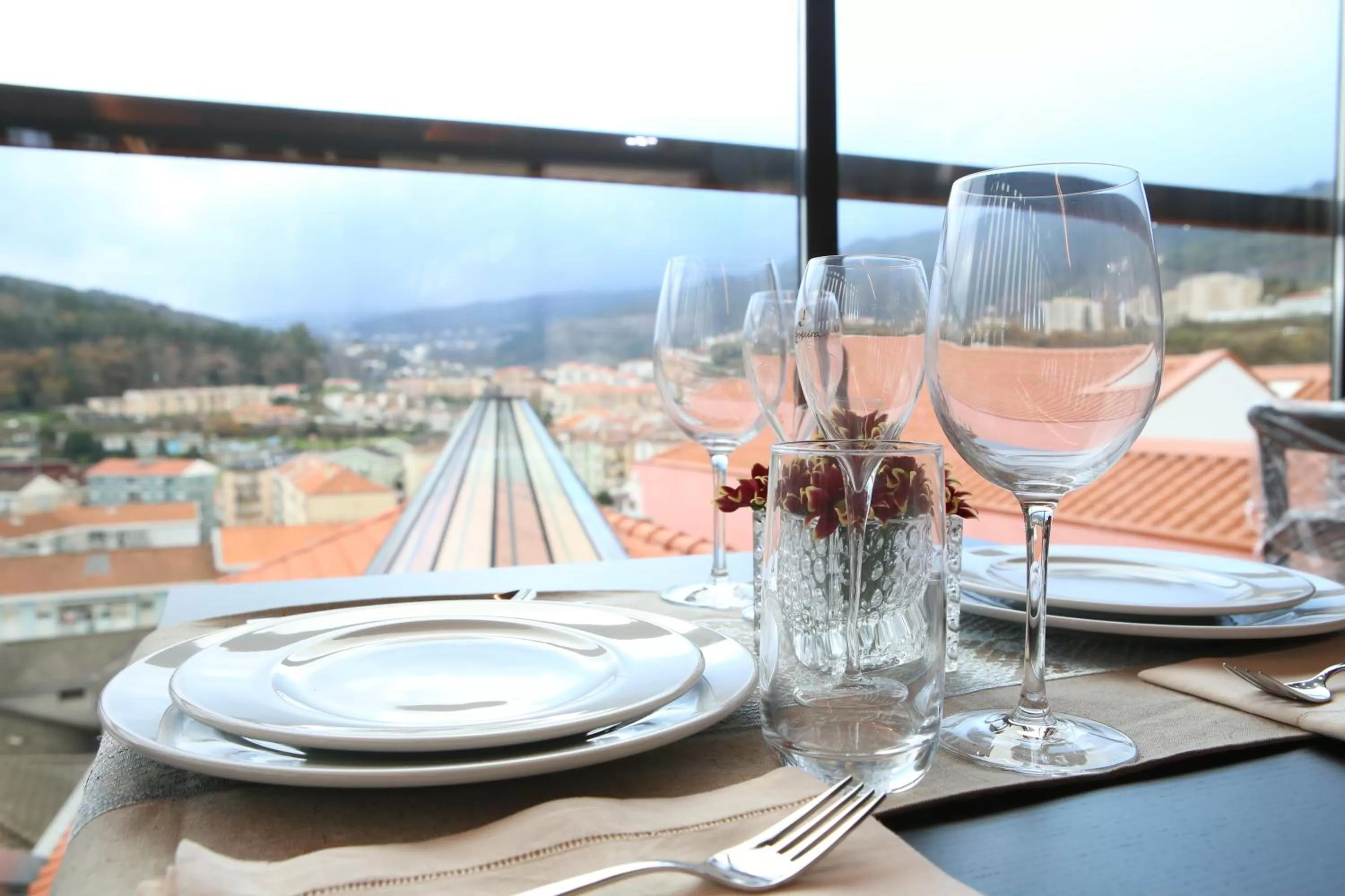 Restaurant/places to eat in Muralha Charm House