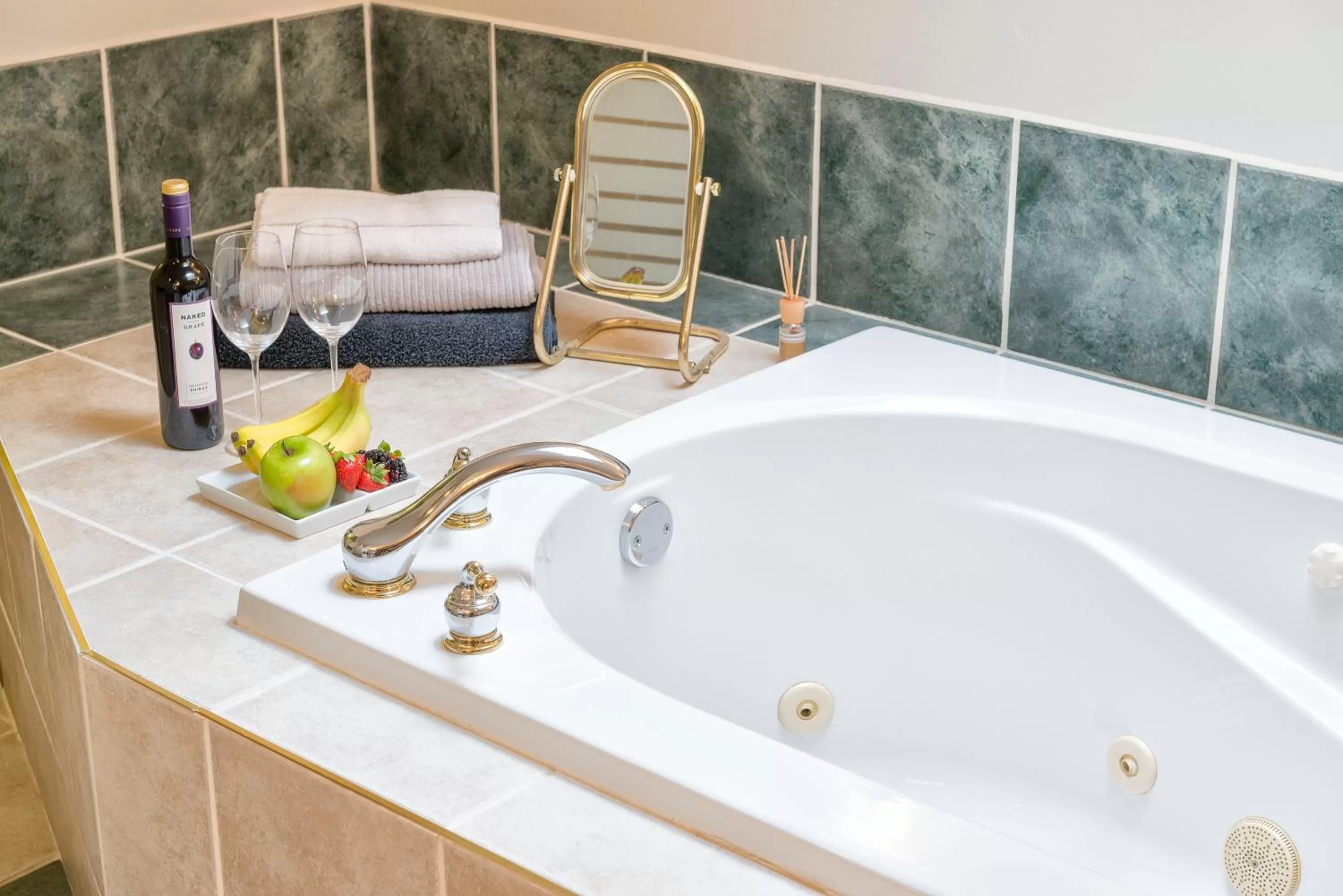 Bathroom in Tall Trees Bed & Breakfast