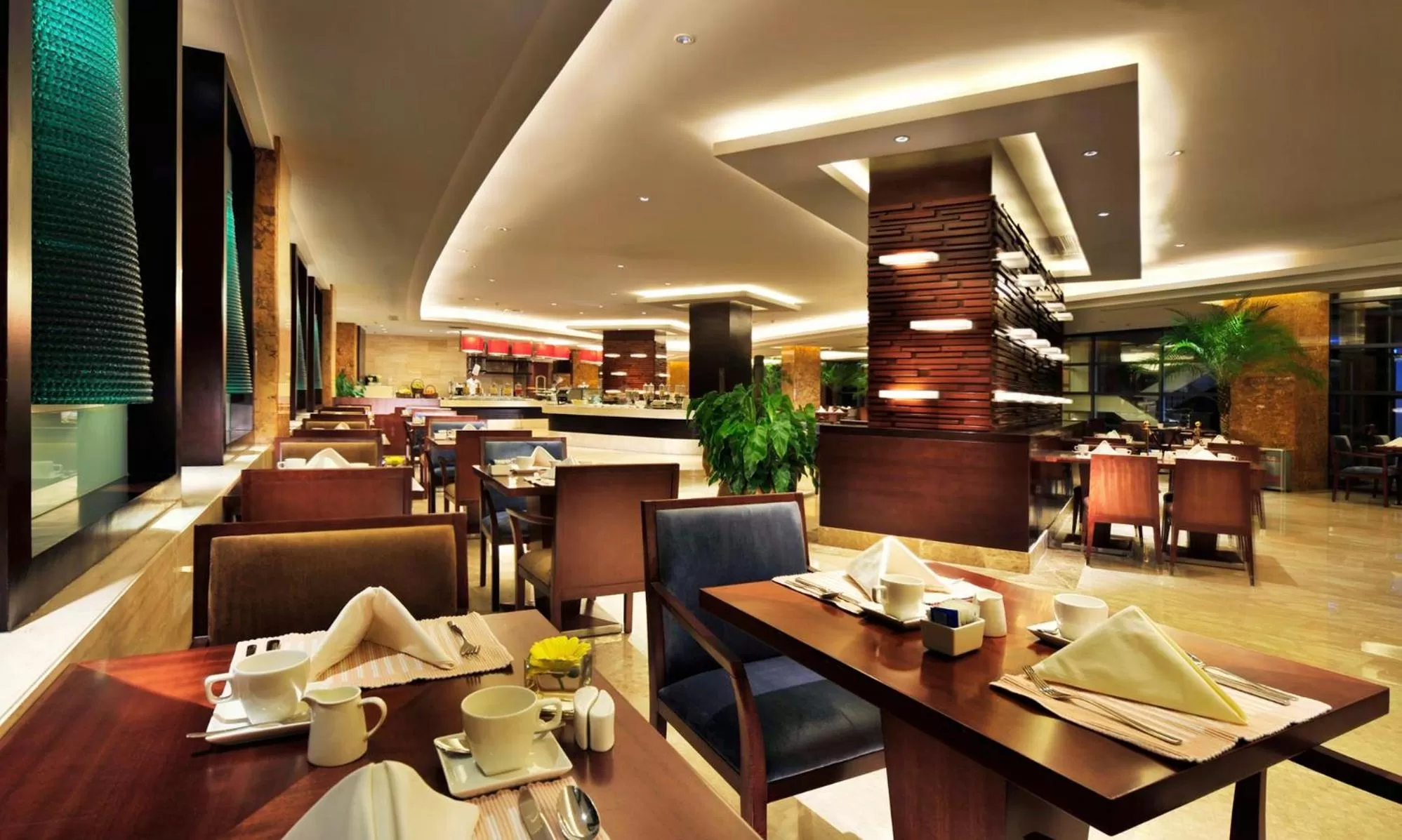 Restaurant/places to eat in Crowne Plaza Beijing International Airport by IHG