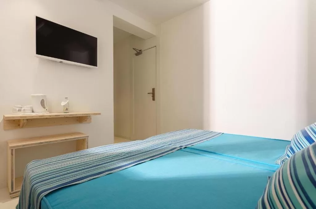 Bedroom, Bed in Hotel Eolo