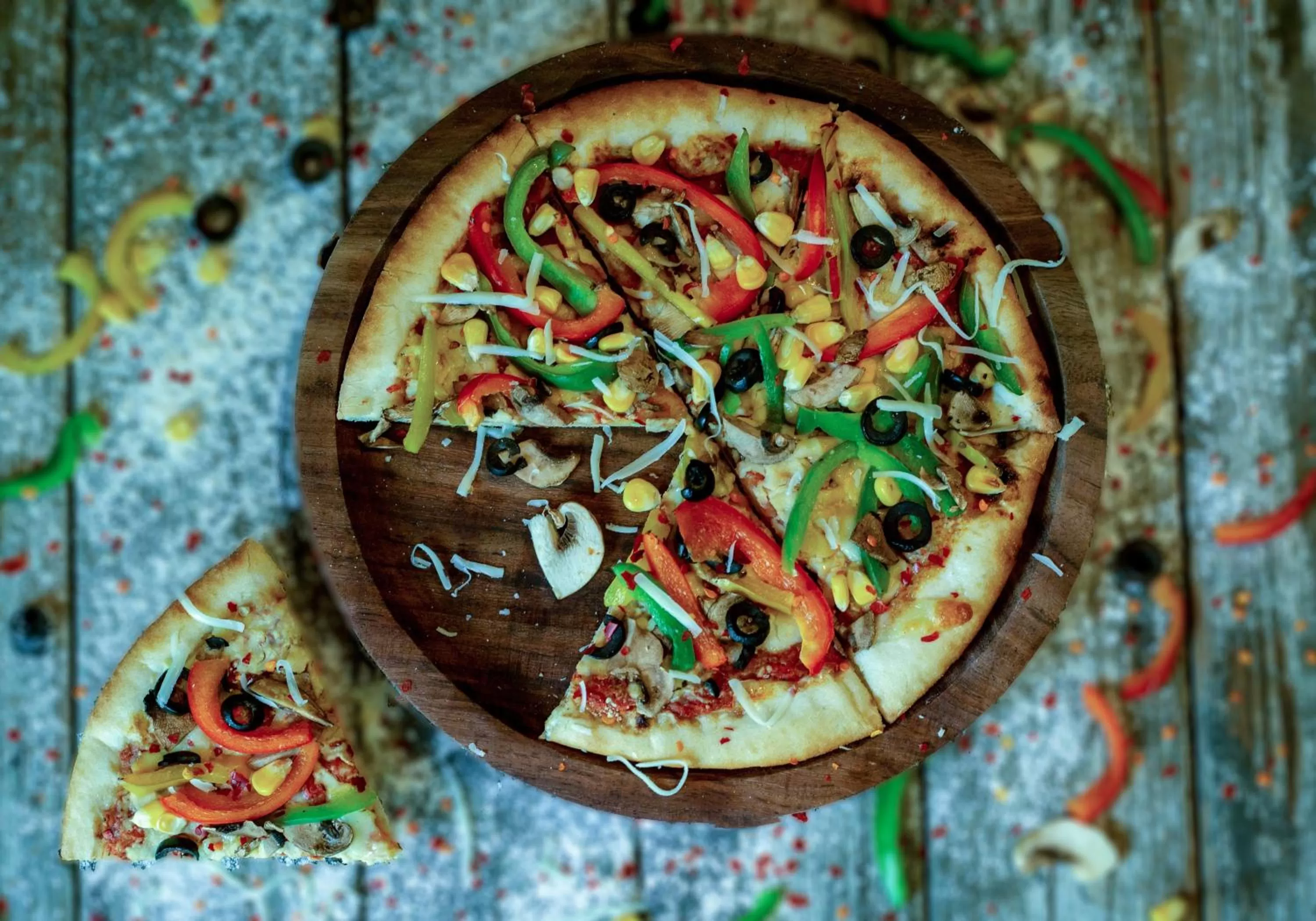 Restaurant/places to eat in Holiday Inn Express Ahmedabad Prahlad Nagar by IHG