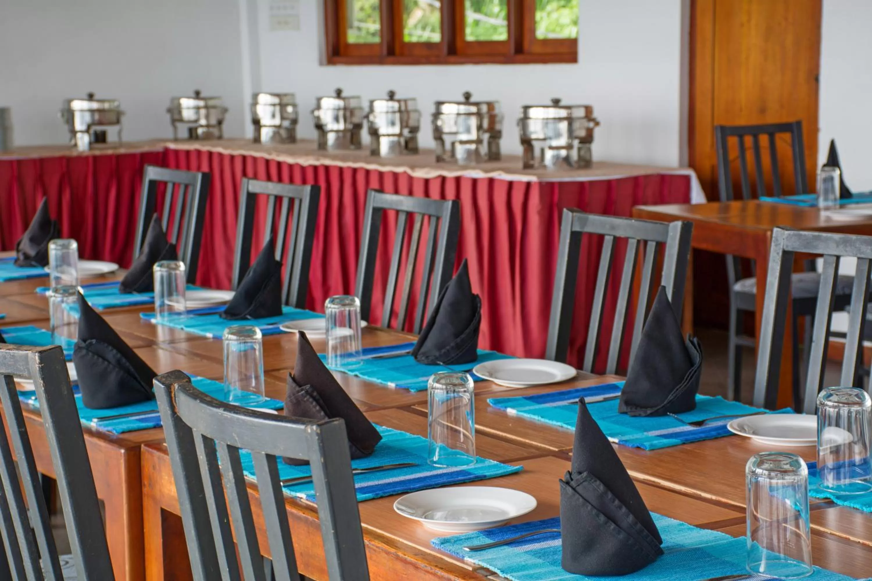 Restaurant/places to eat in Ceyloni Panorama Resort