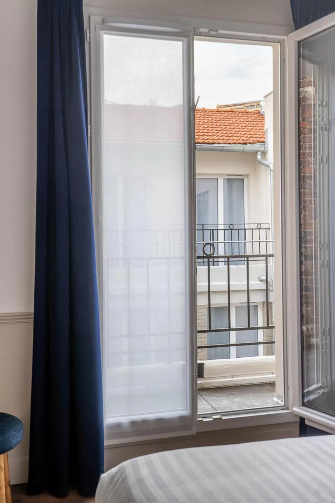 Balcony/Terrace, Bed in Hôtel 31 - Paris Tour Eiffel