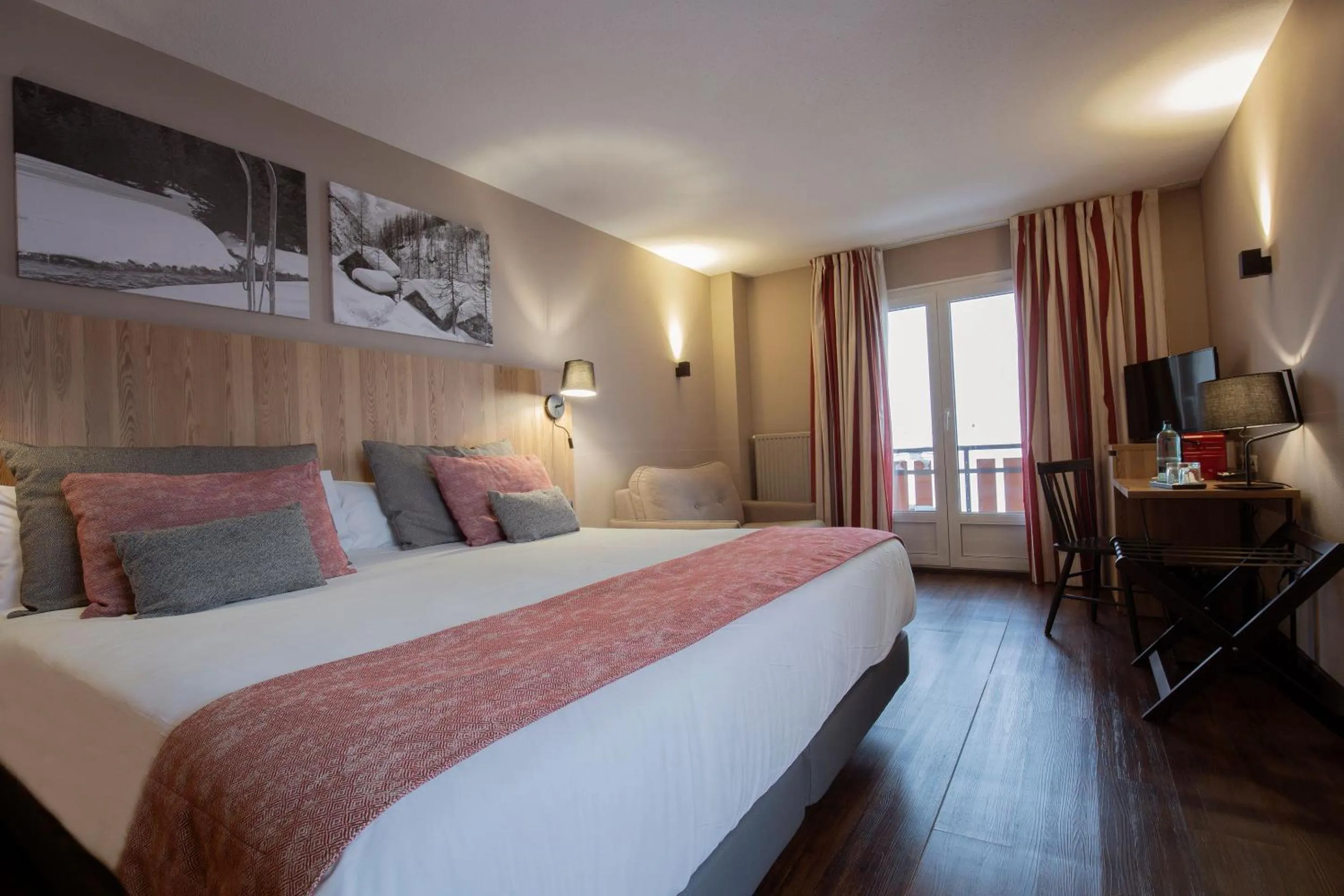 Bed in Hotel Grand Pas by Nexta