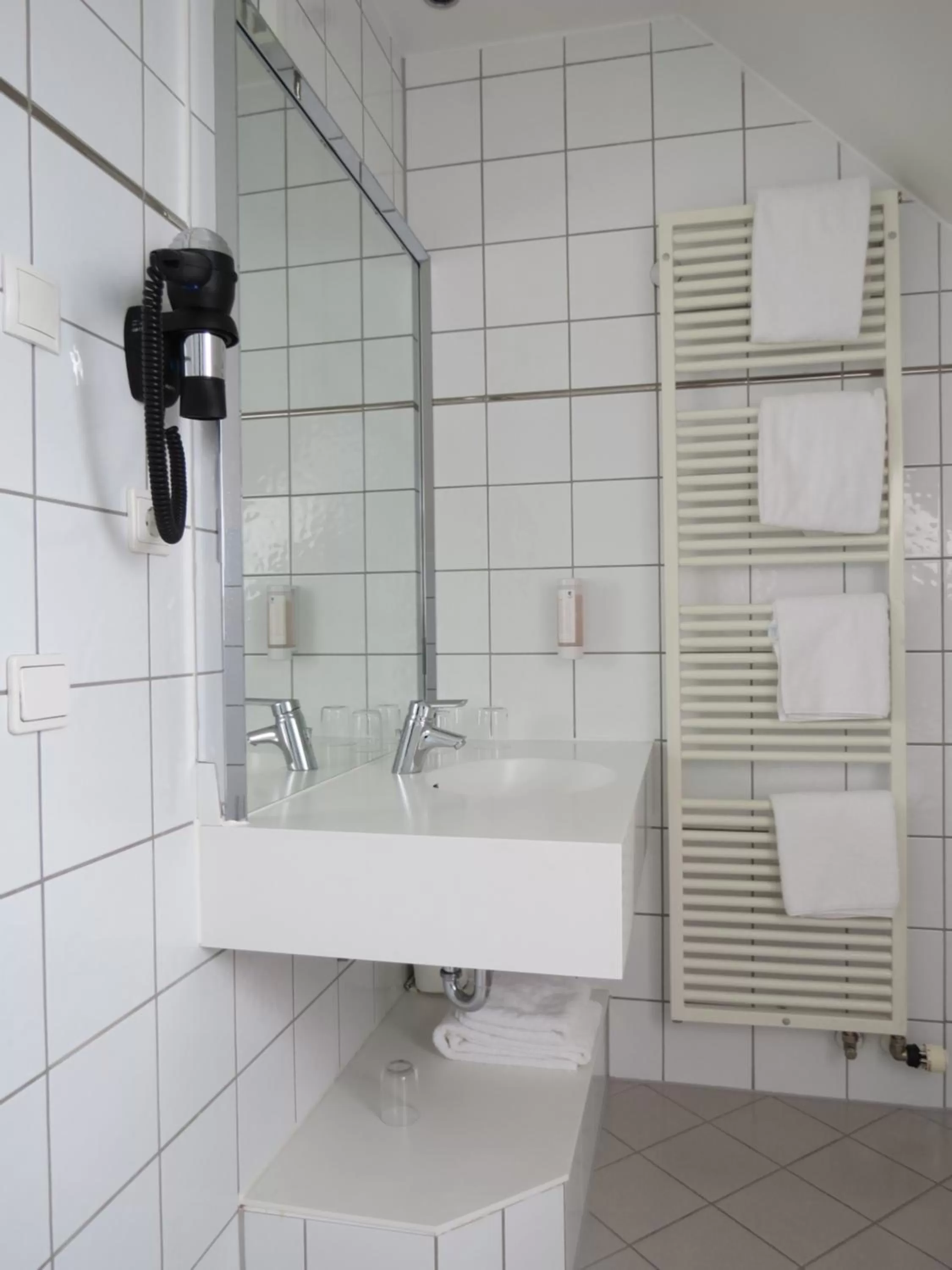 Bathroom in Comfor Hotel Ulm City