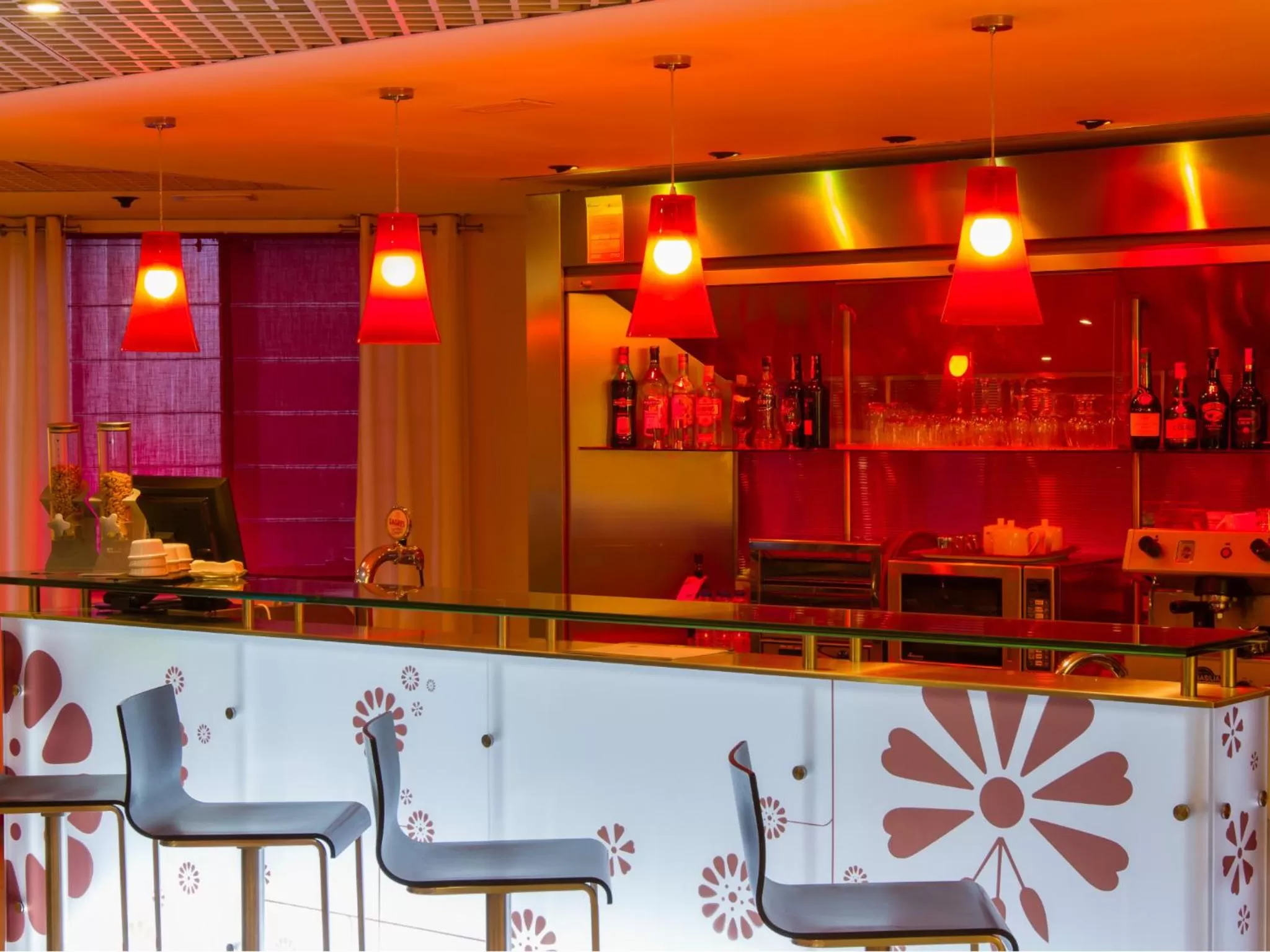 Lounge or bar in ibis Porto Centro São Bento