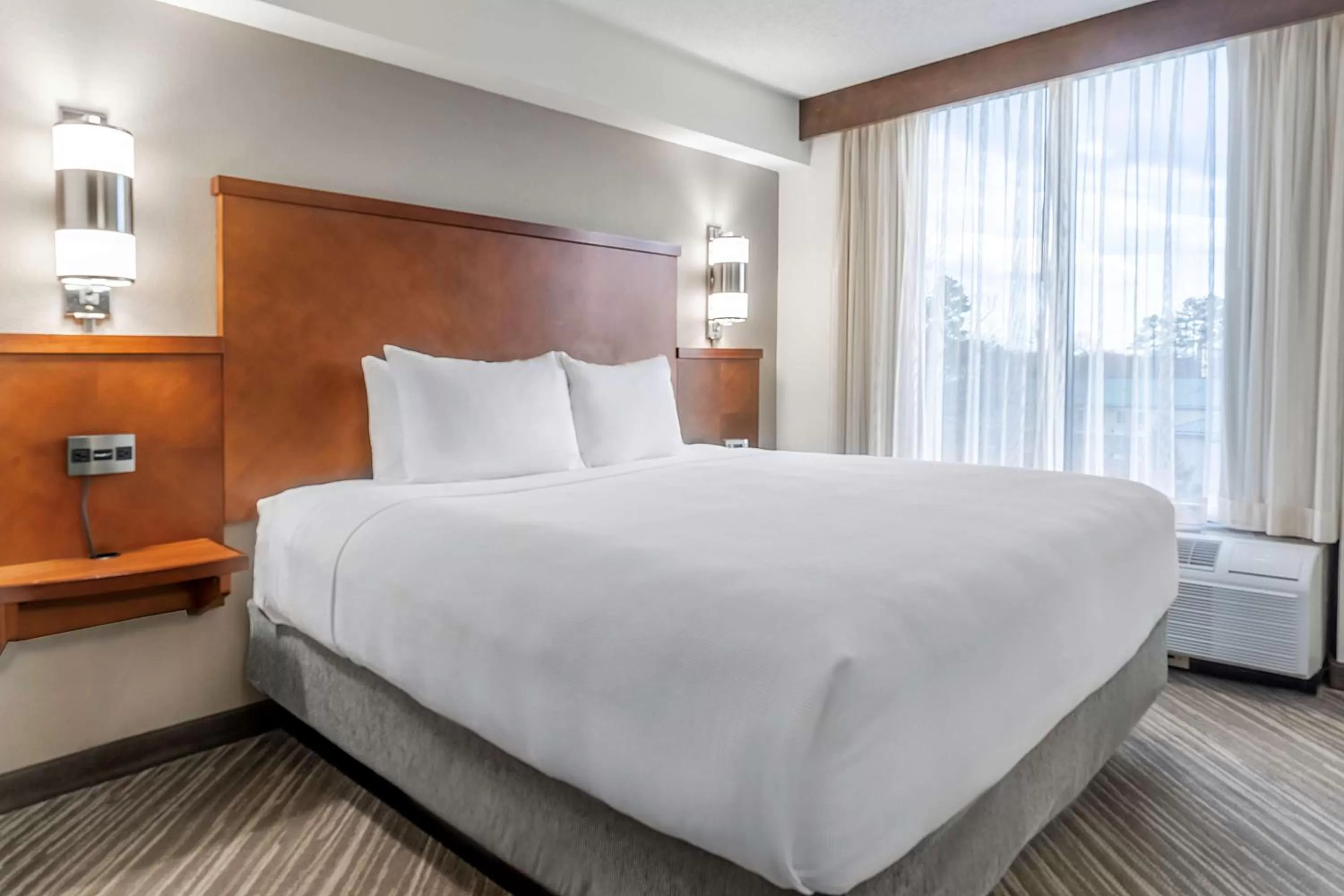 Photo of the whole room, Bed in Hyatt Place Richmond Arboretum