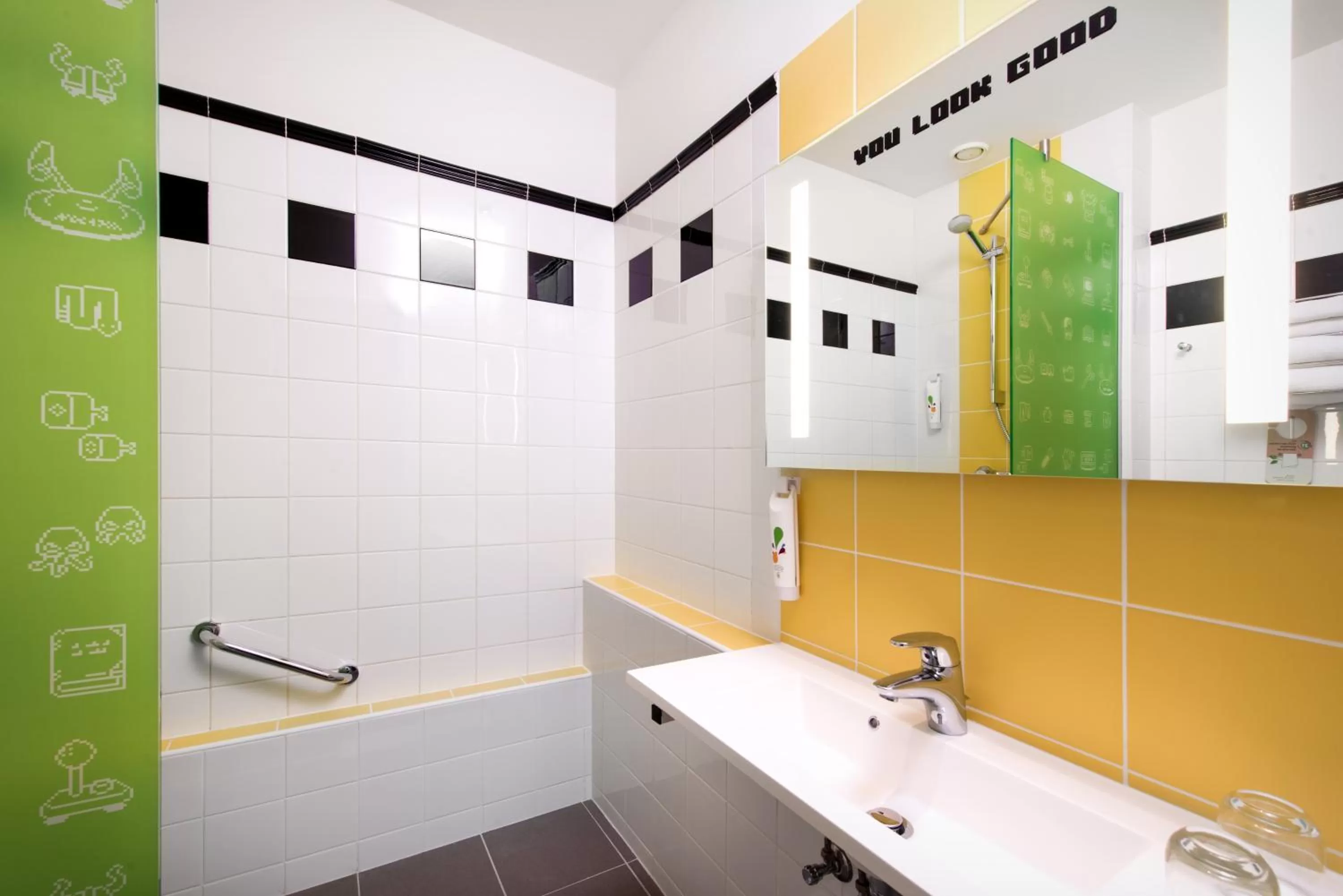 Shower in Ibis Styles Budapest Center