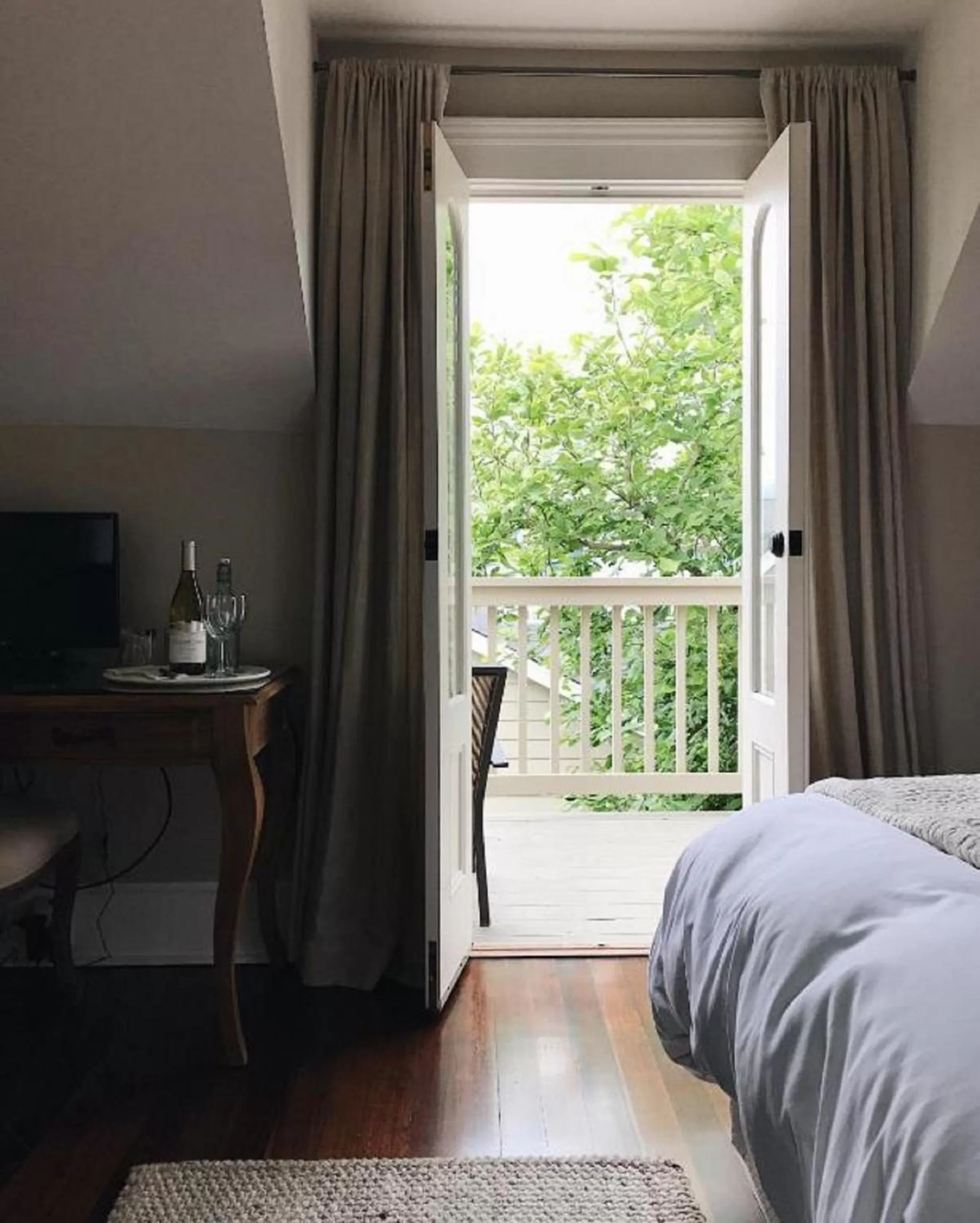 Balcony/Terrace, Bed in Inn on Randolph