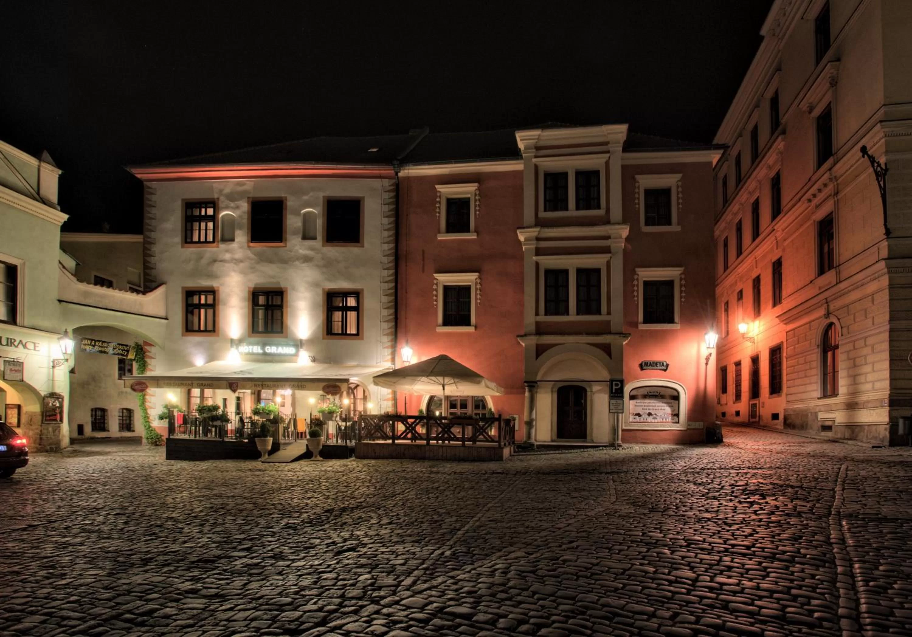 Facade/entrance in Hotel Grand