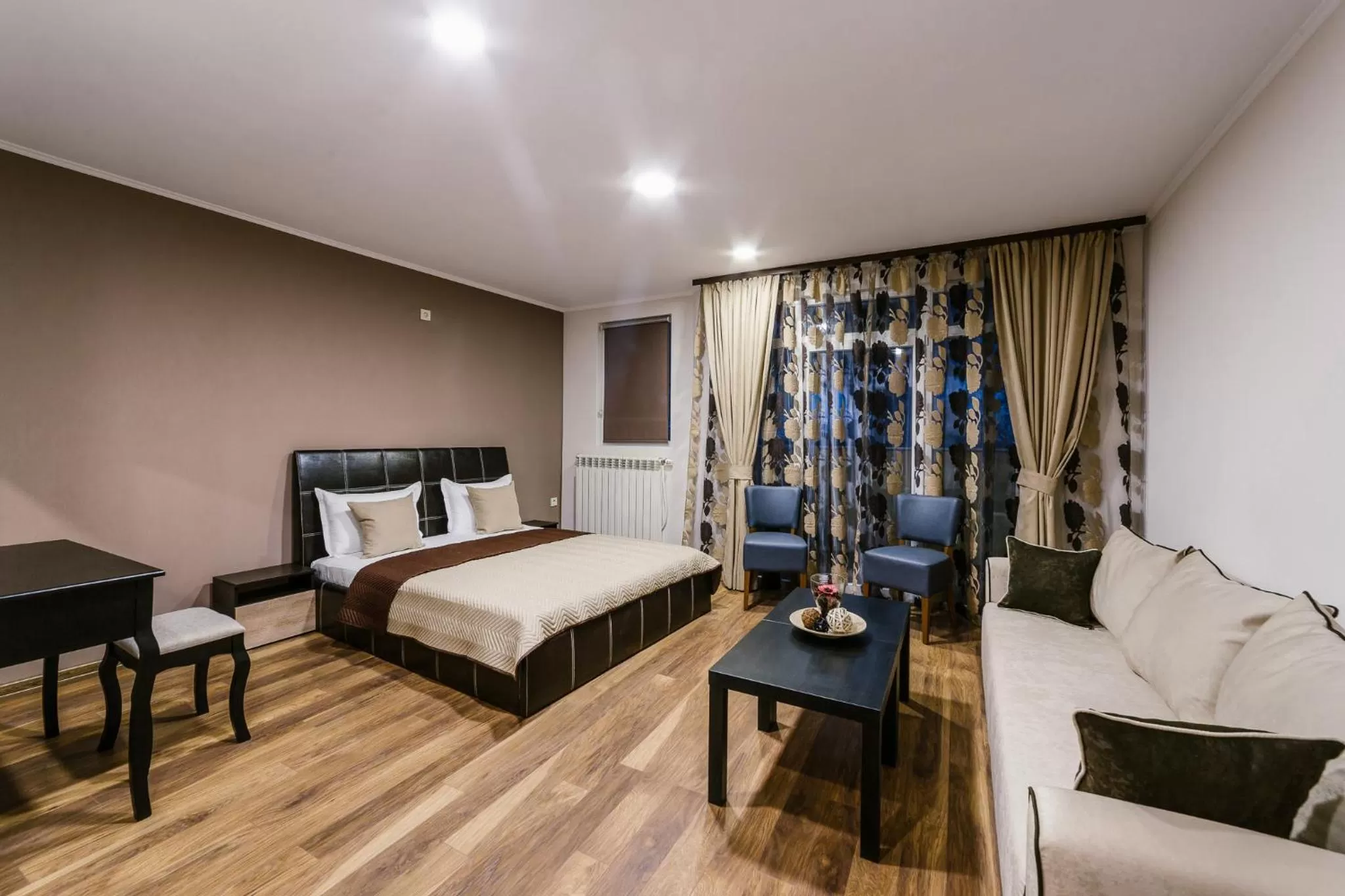 Photo of the whole room in Hotel & Casino Ring