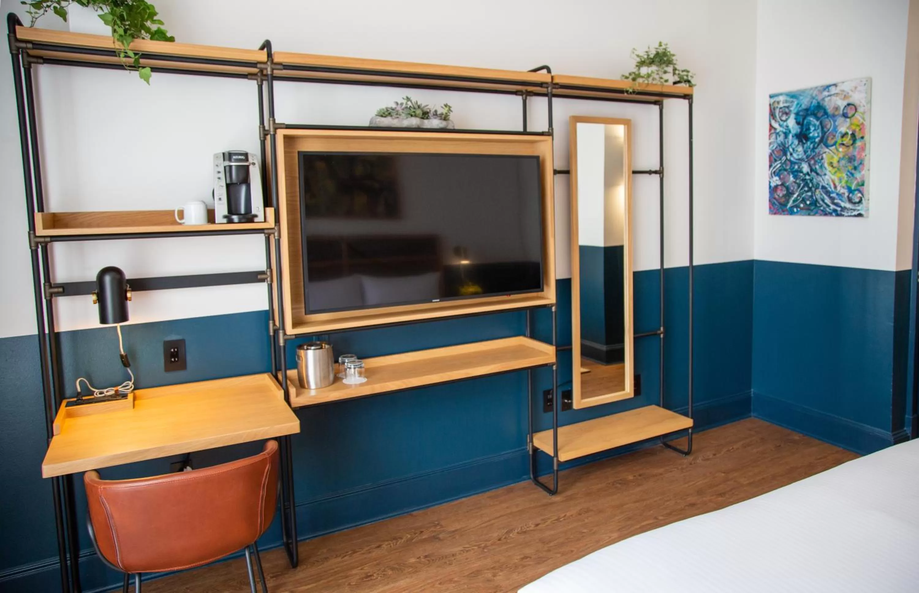 TV and multimedia, TV/Entertainment Center in Magnolia New Orleans