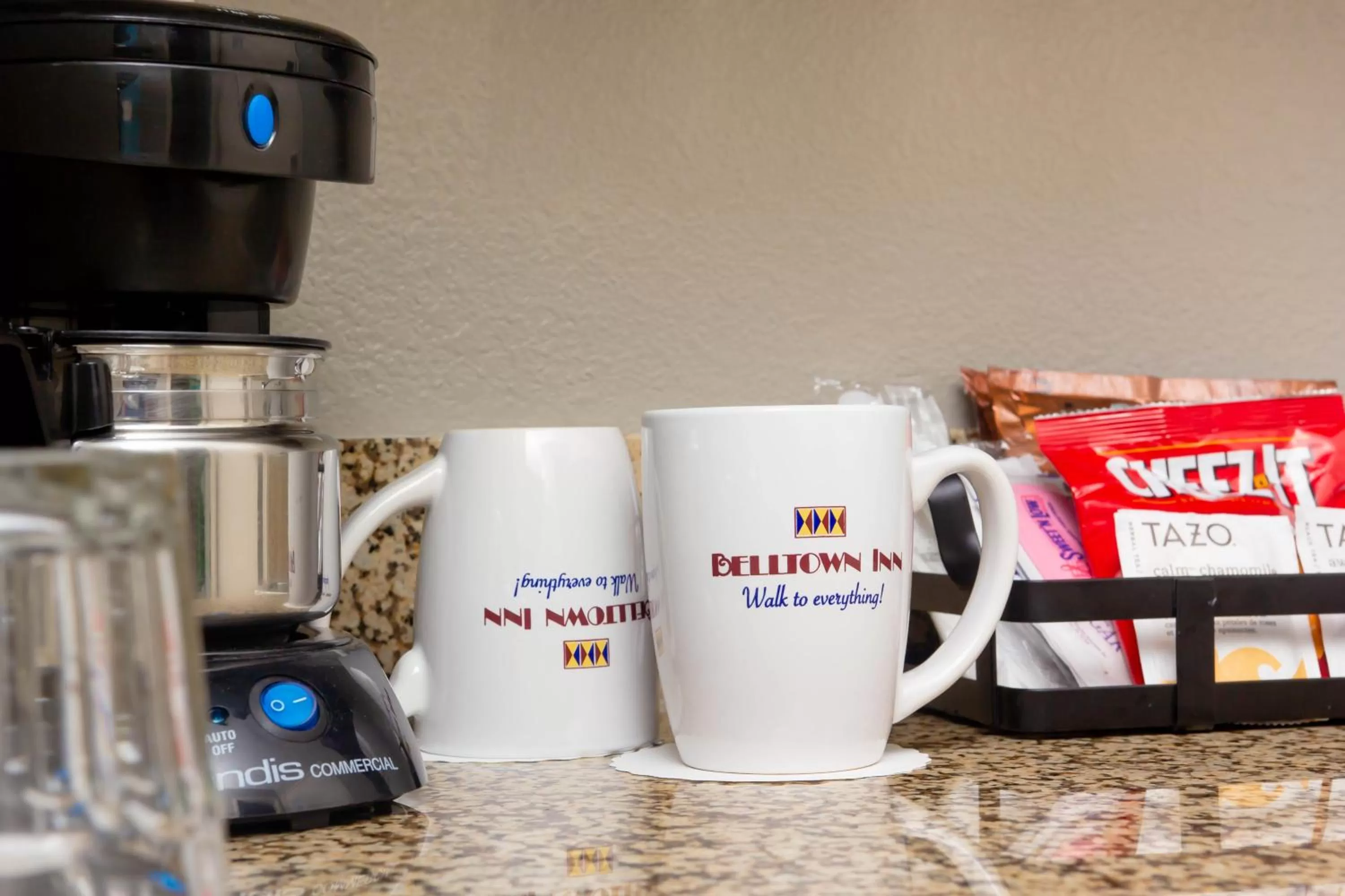 Coffee/tea facilities in Belltown Inn