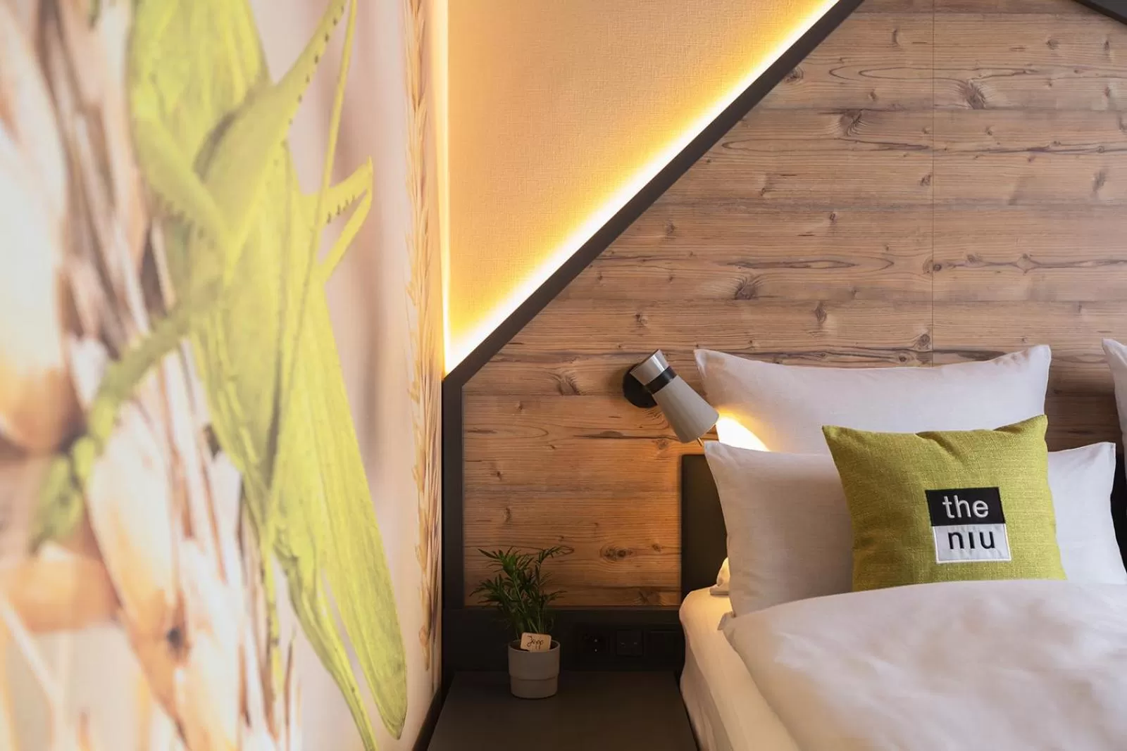 Bed in Holiday Inn - the niu, Mill Cologne Mülheim by IHG