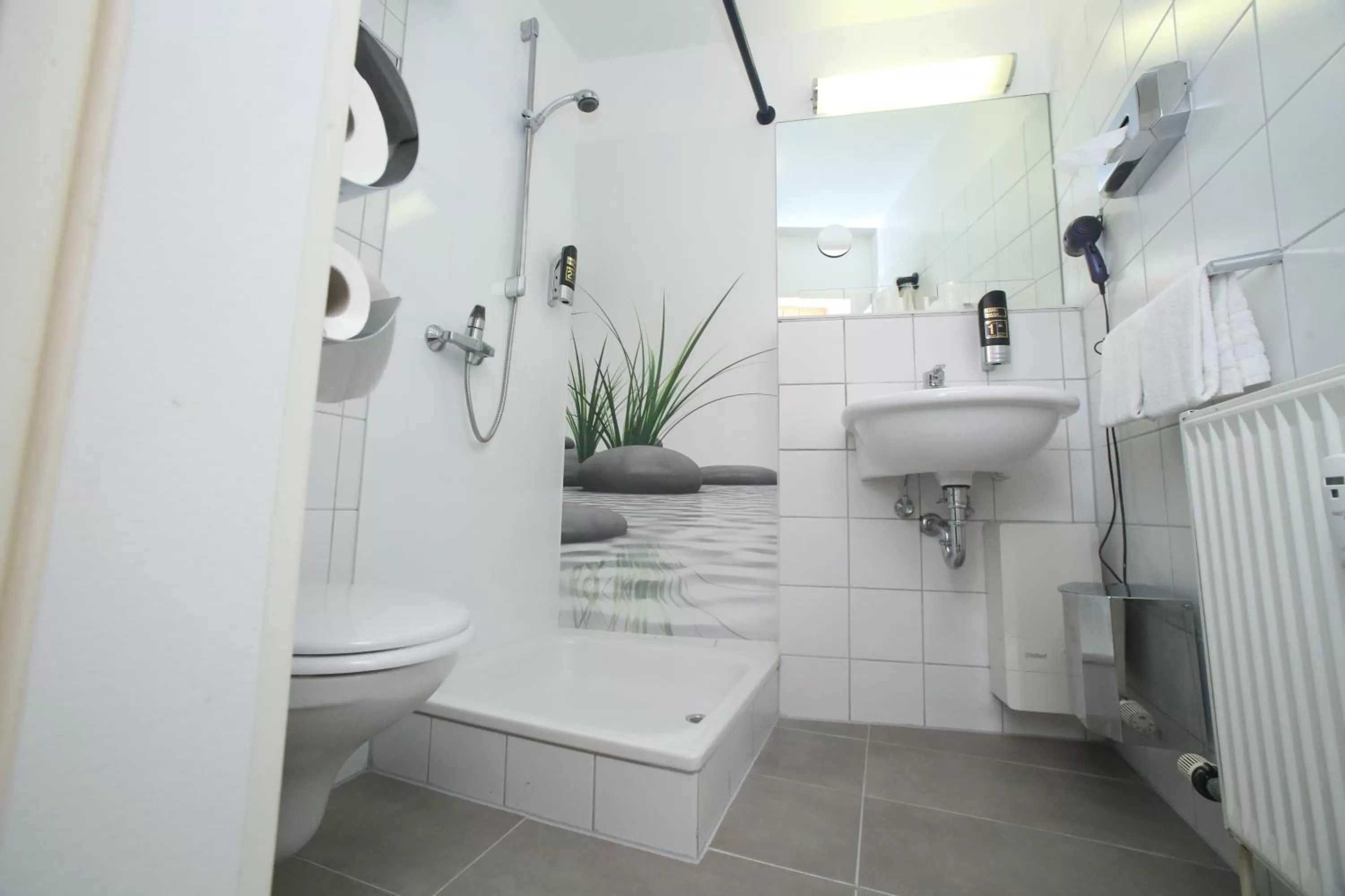 Shower in Asgard Hotel