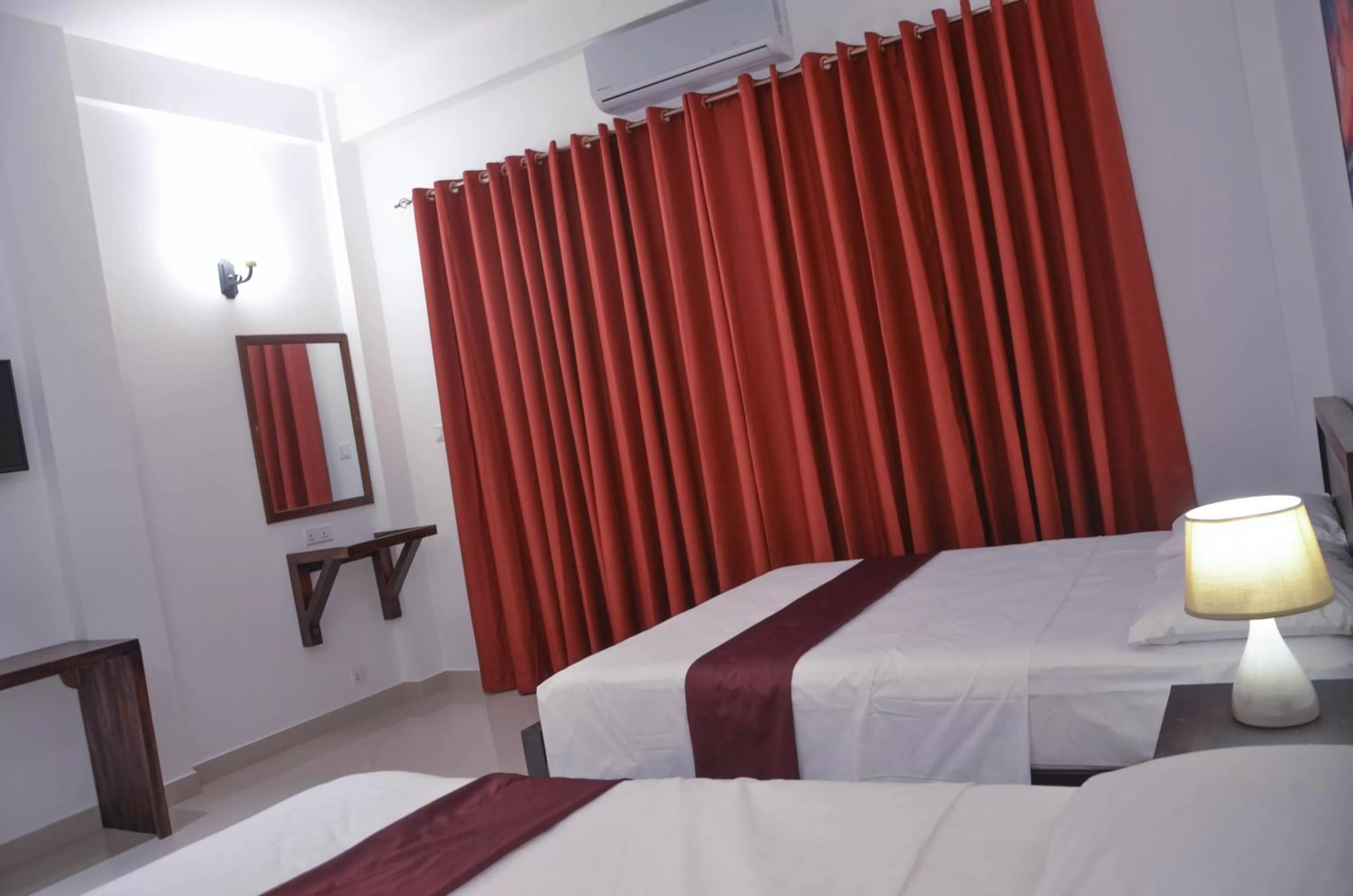 Bed in Kandy Rivers Edge Nature Resort