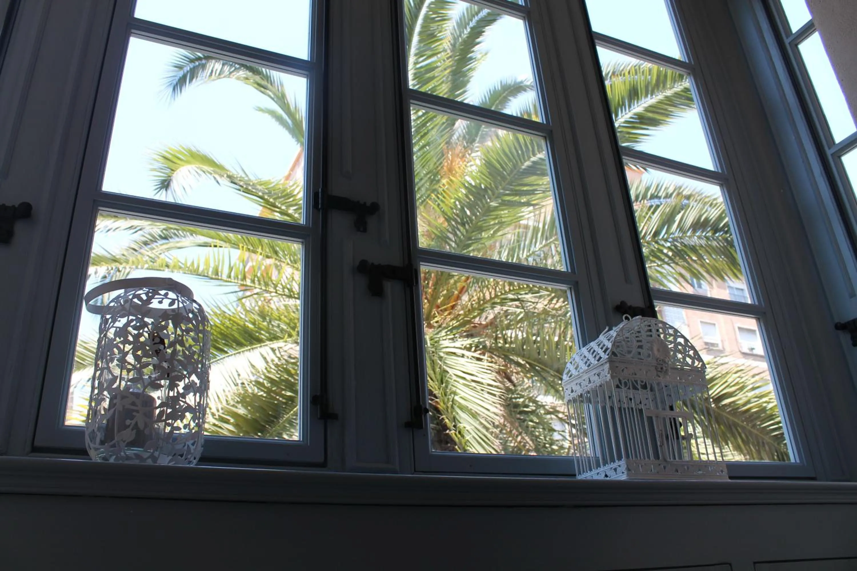 Seating area in Life Apartments Alameda Colón