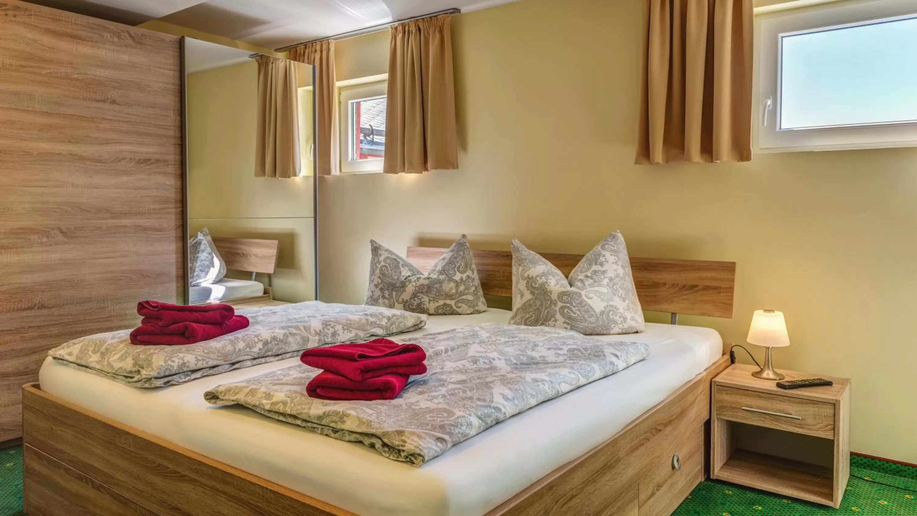 Bed in Hotel & Pension Traumblick