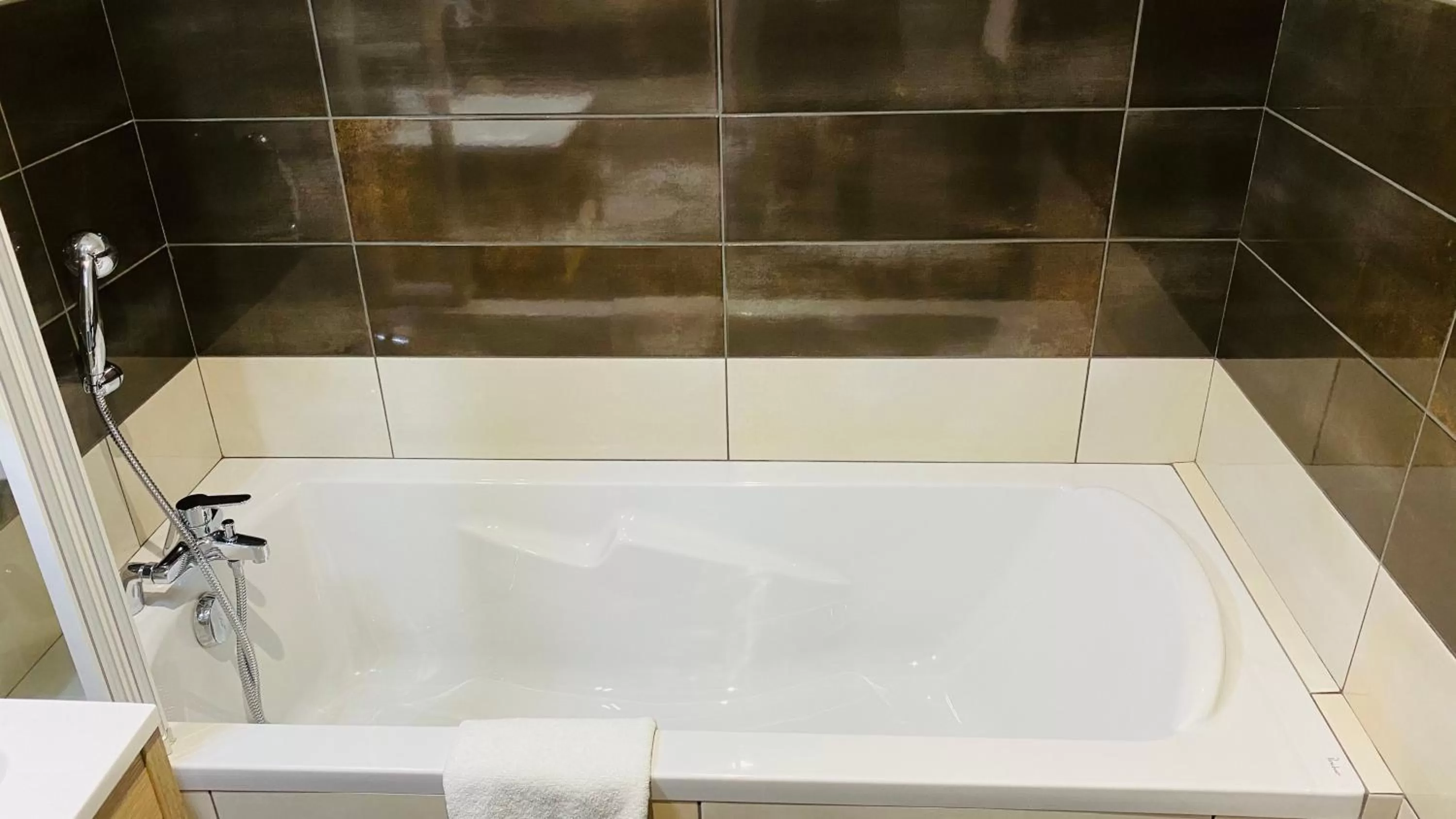 Bathroom in Hotel Martinez Grenay