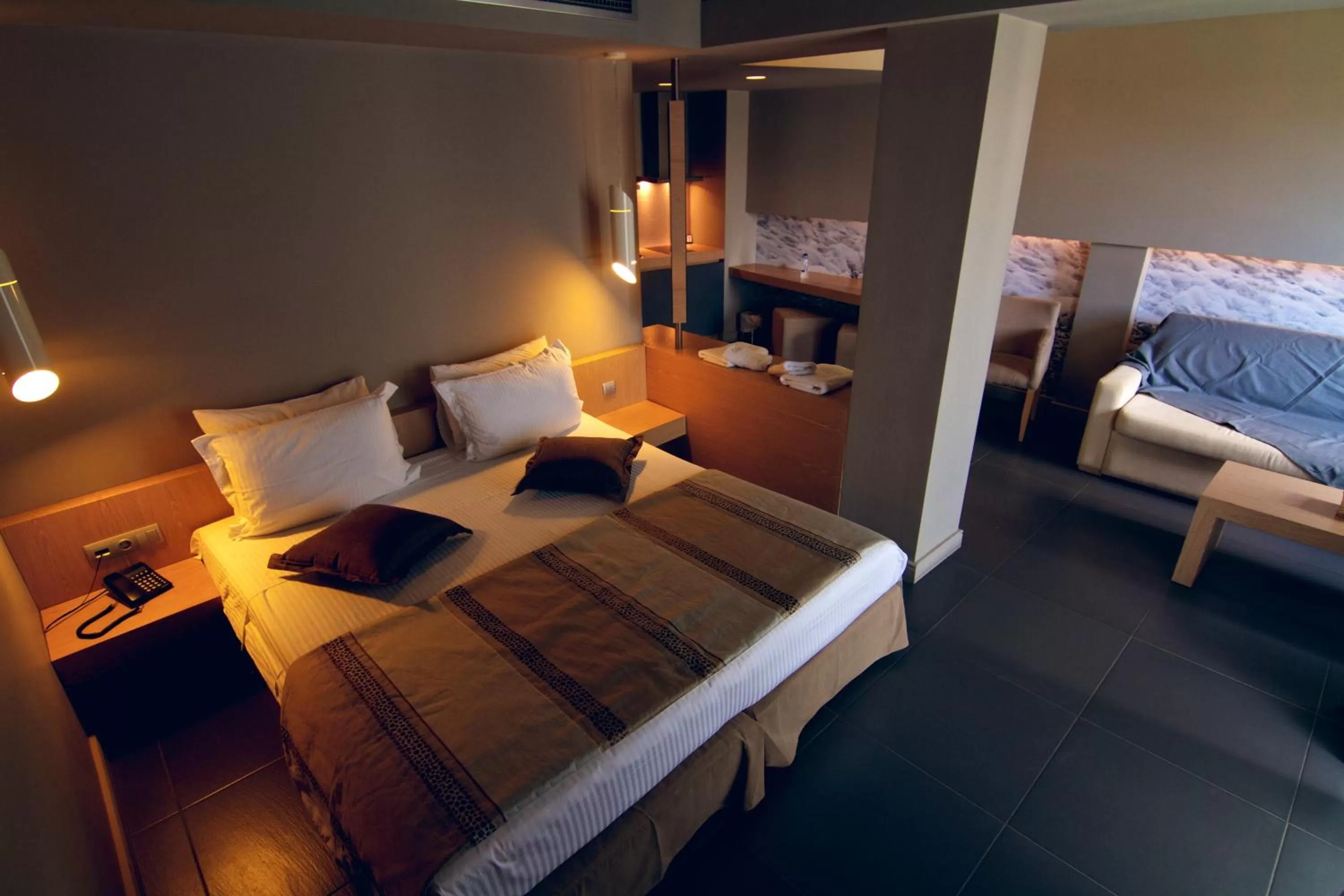 Photo of the whole room, Bed in Elysion Hotel