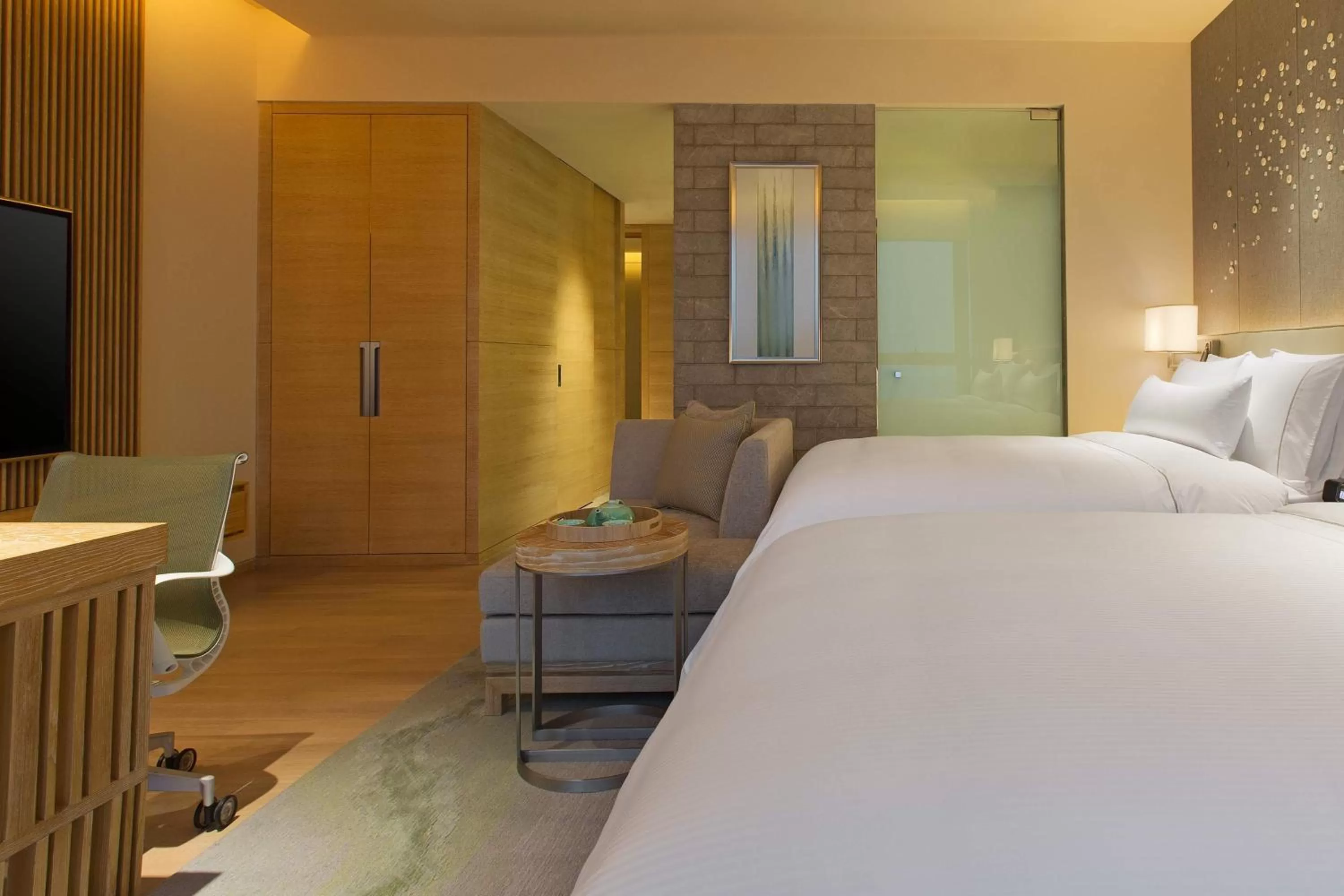 Bedroom, Bed in The Westin Chongqing Liberation Square