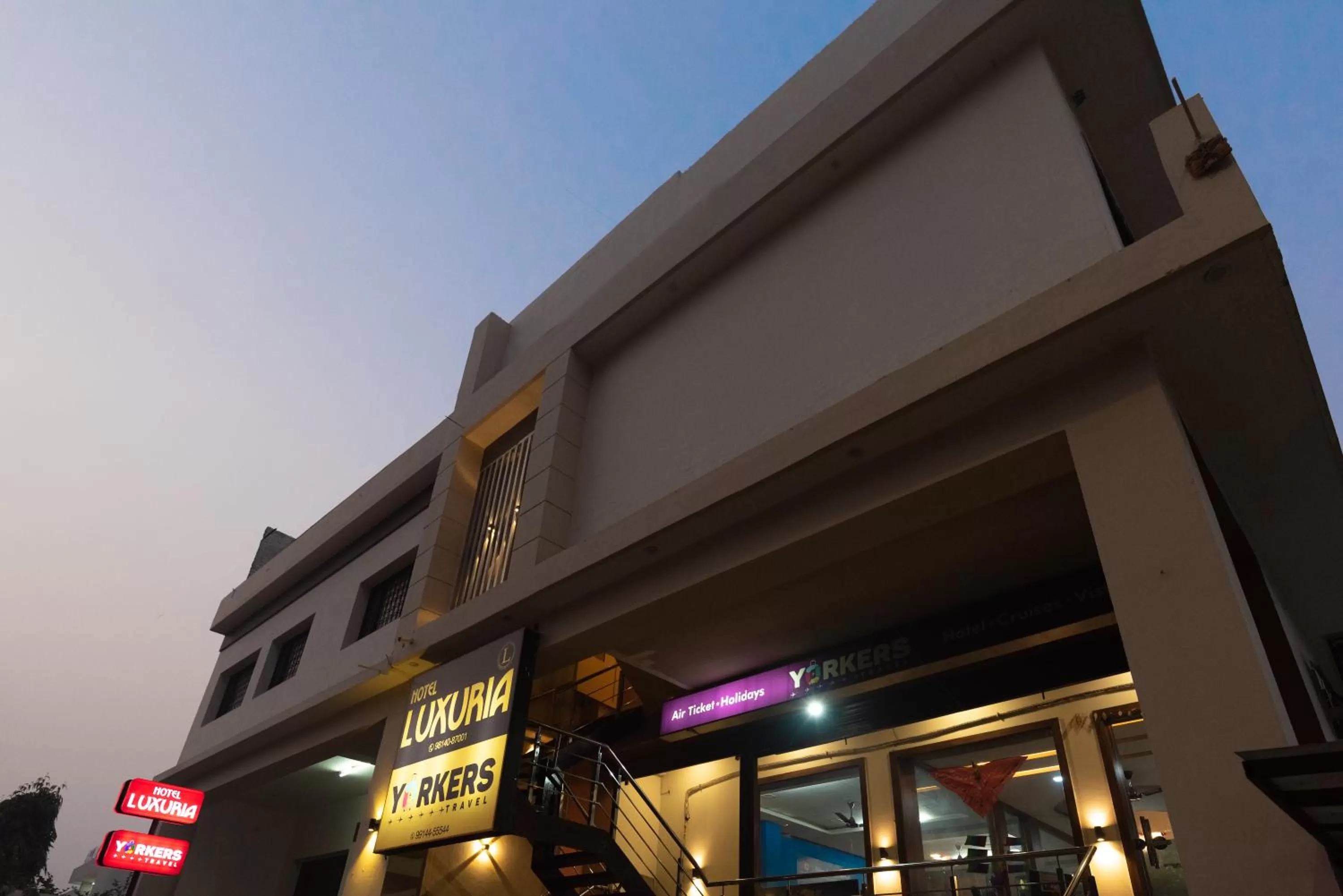 Property building in Hotel Luxuria