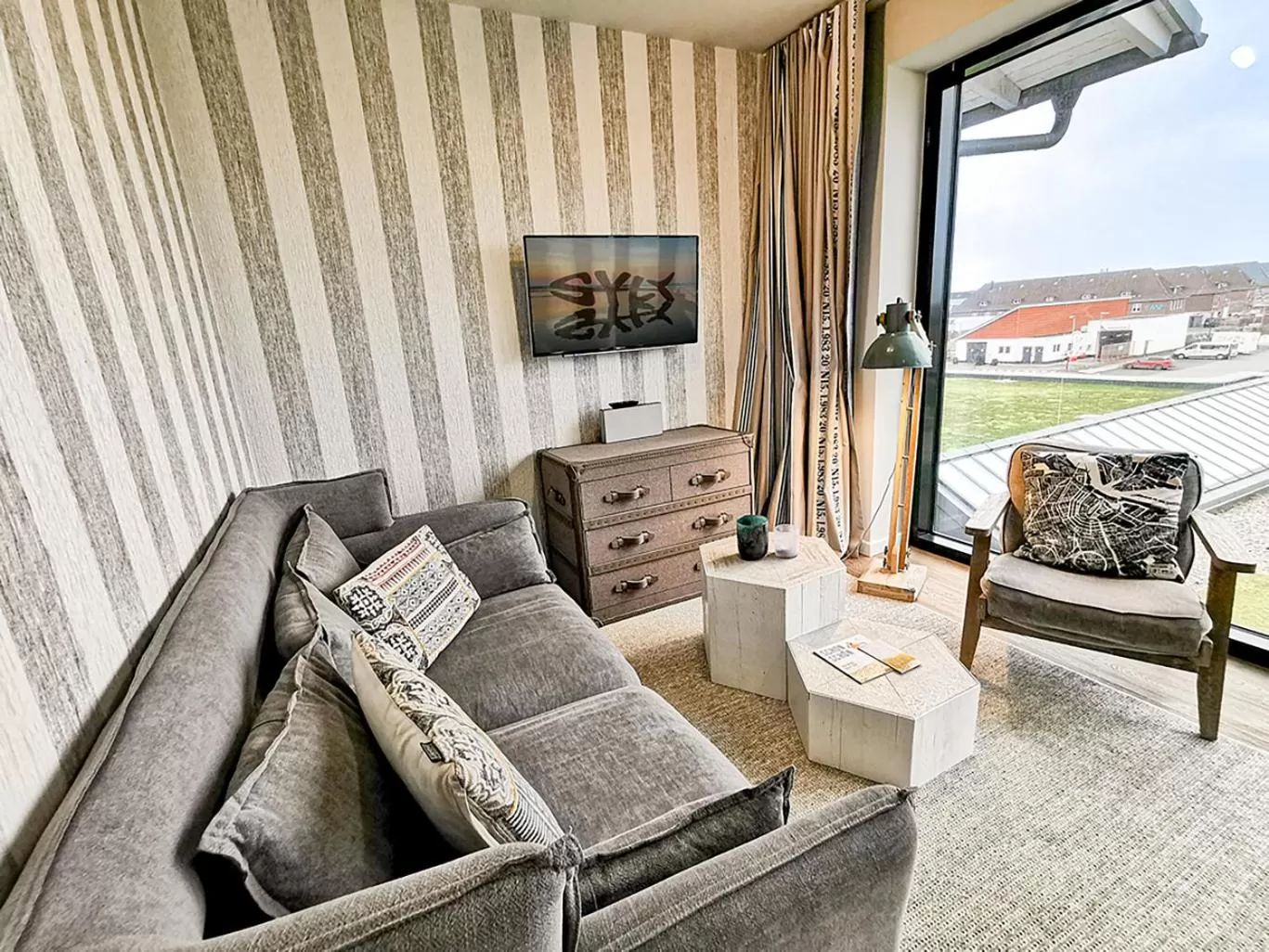 Living room, Seating Area in Easy Living