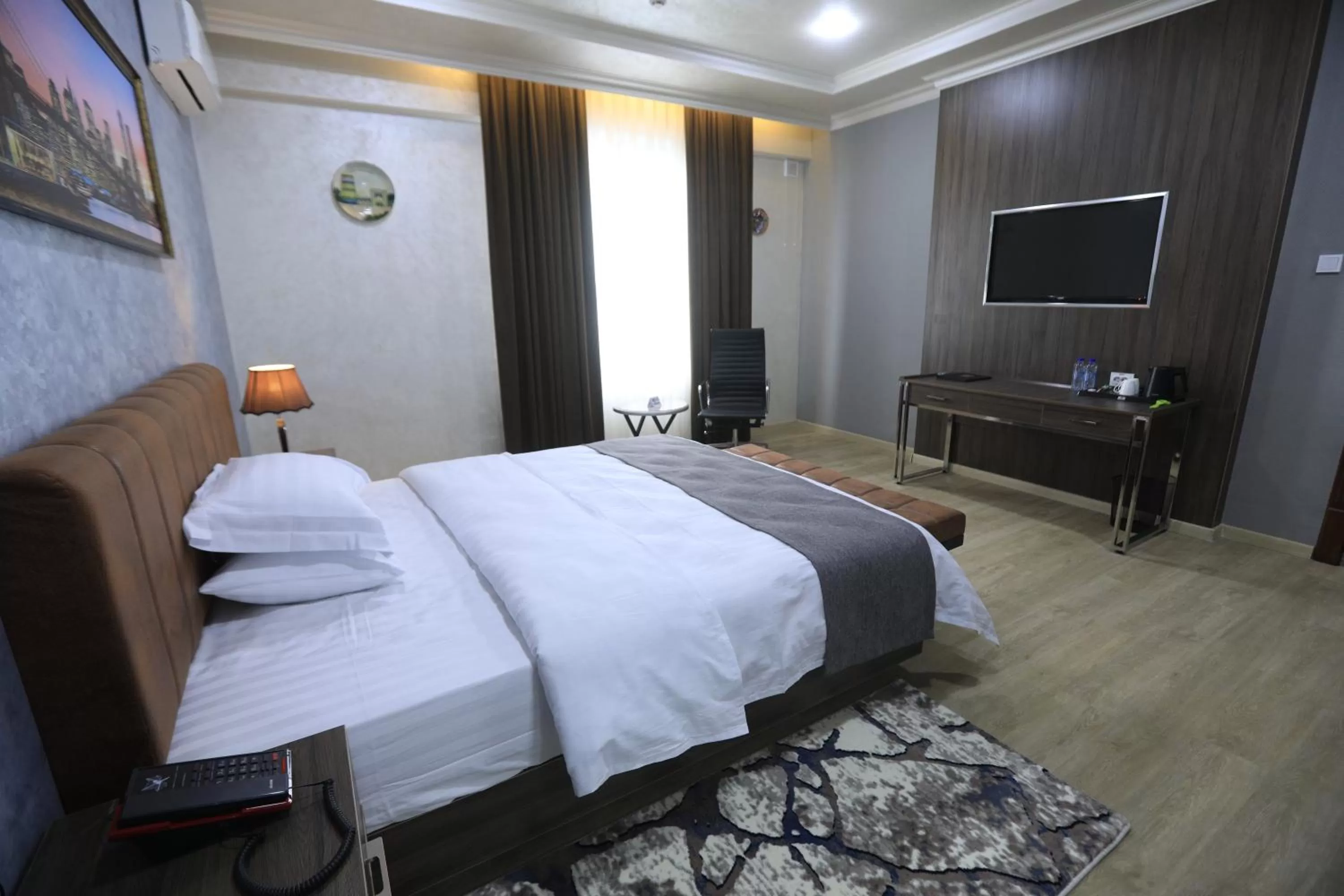 Bedroom, Bed in CHlNOR HOTEL