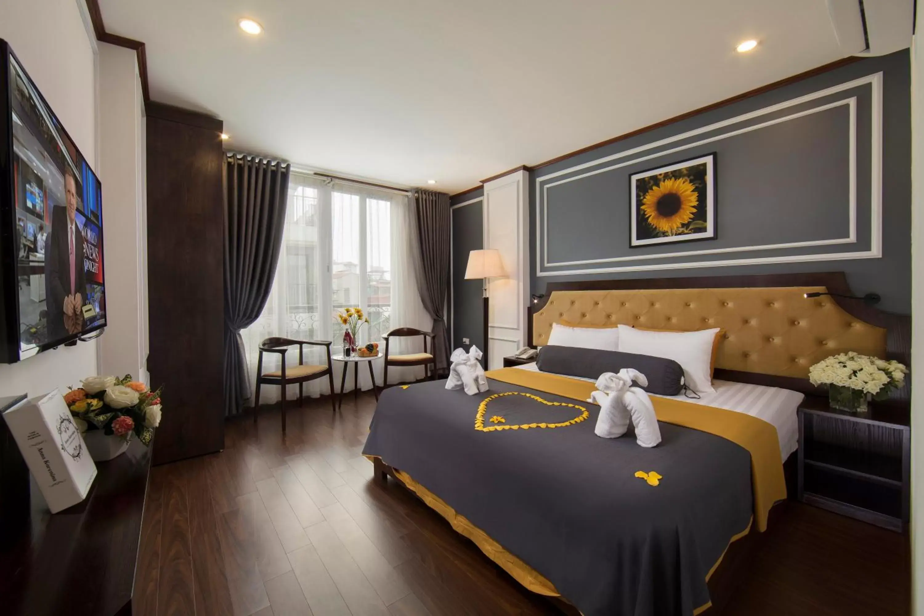 Suite with City View in MayFlower Hotel- Central Old Quarter Suite with City View in MayFlower Hotel- Central Old Quarter