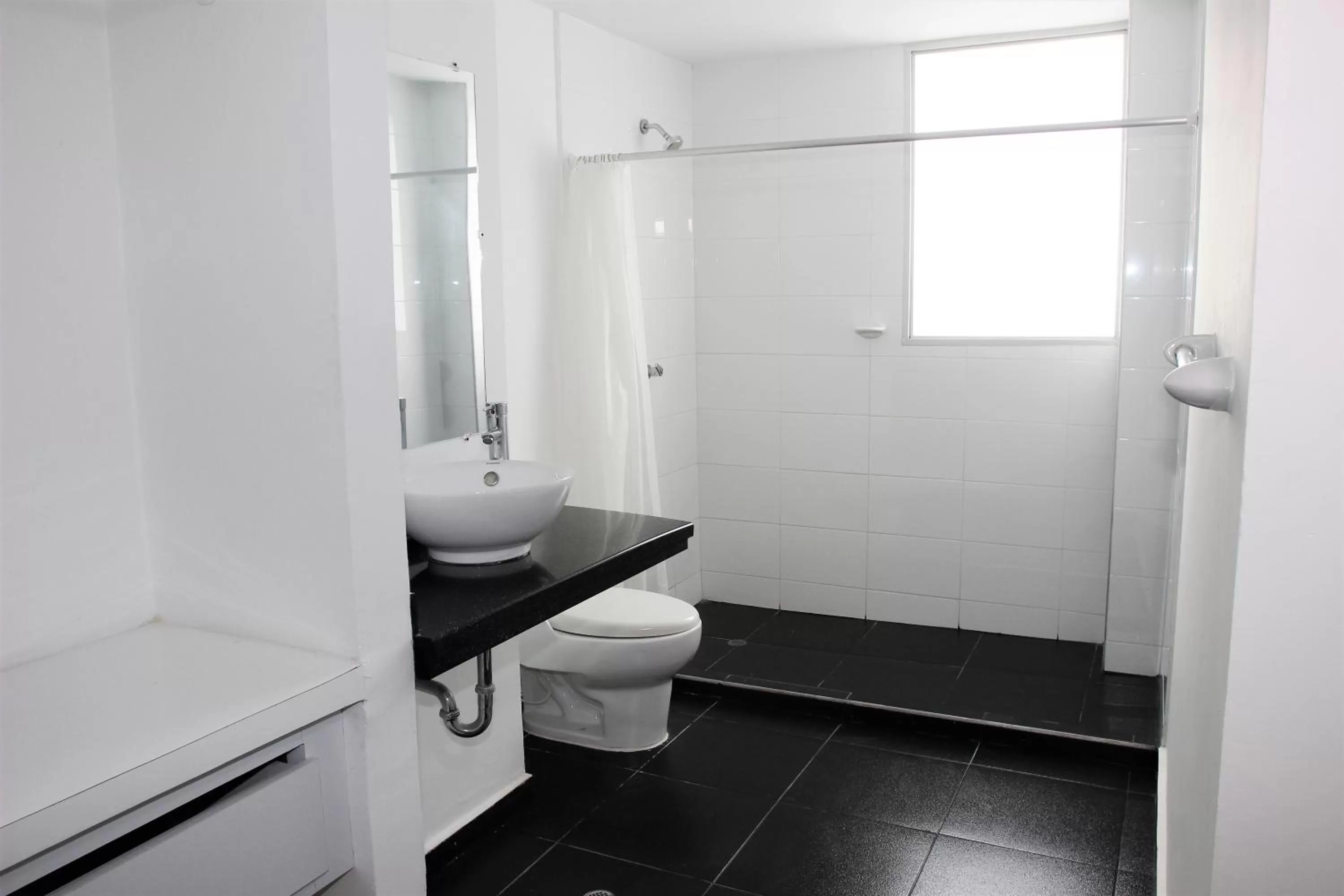 Shower, Bathroom in Eslait Hotel & Apartamentos