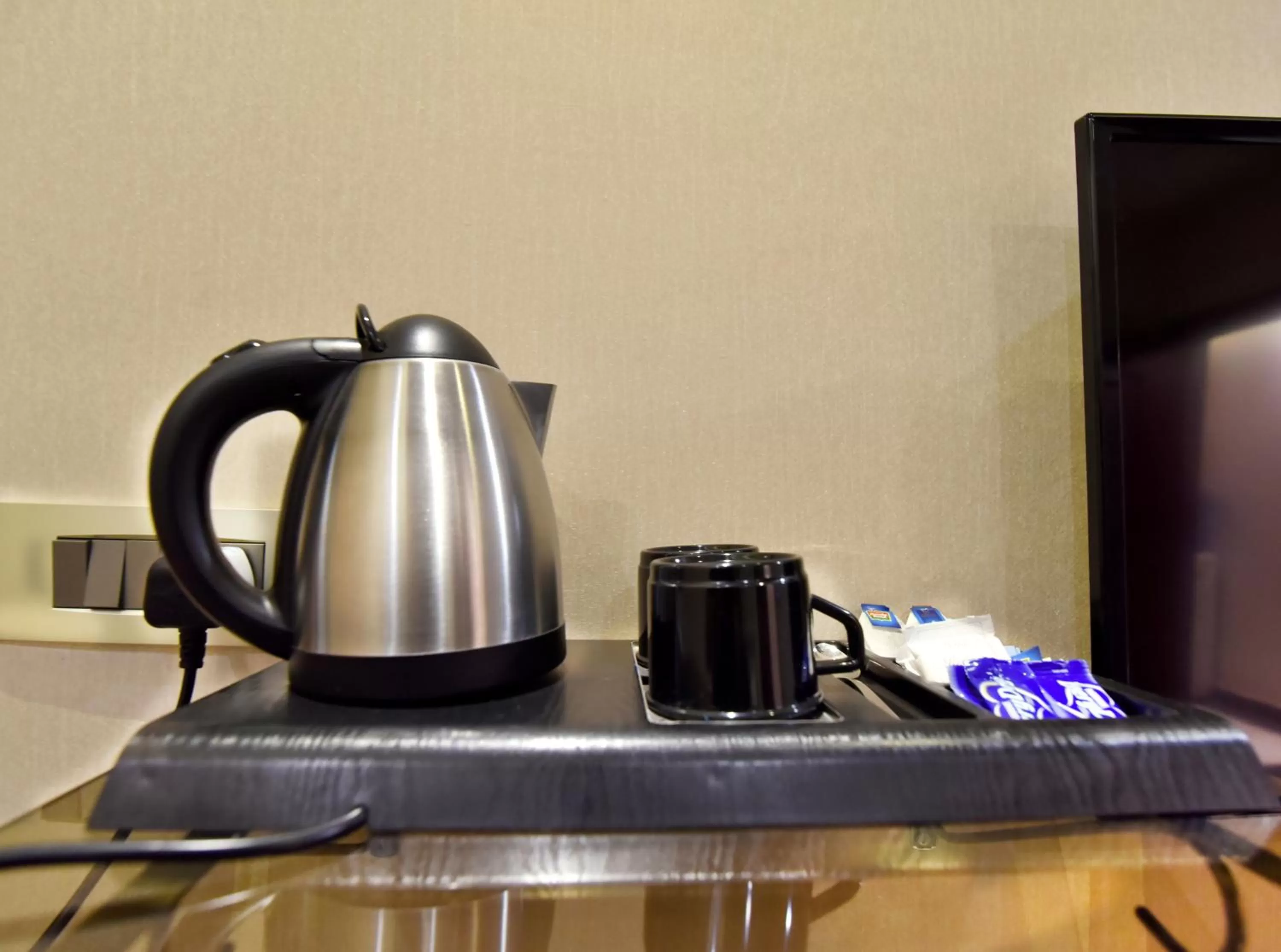 Coffee/tea facilities in Hotel Kama International