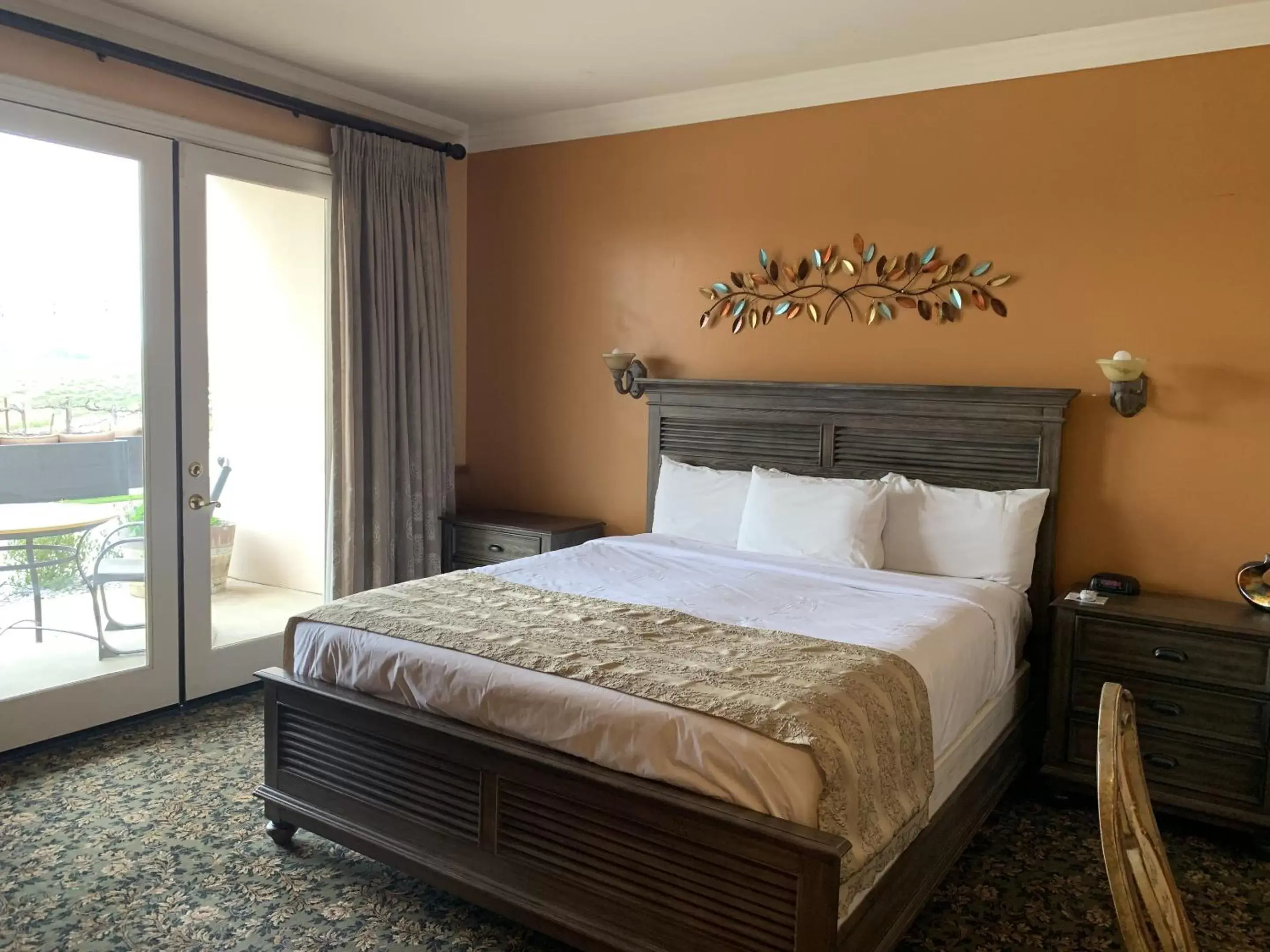 Standard King Room in Churon Inn Winery Standard King Room in Churon Inn Winery