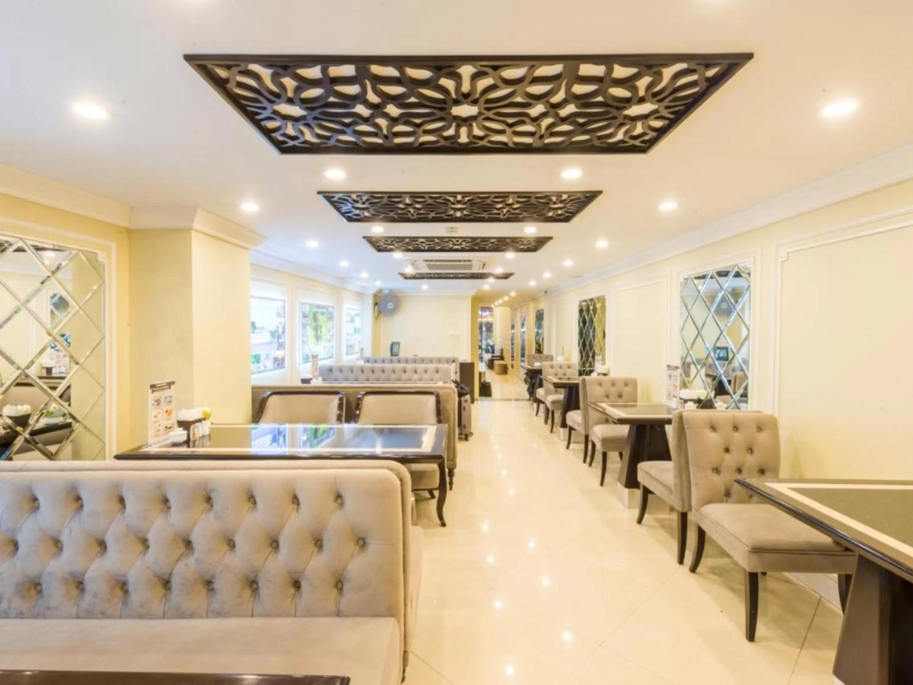 Restaurant/places to eat in Keypad Hotel - 24 Hang Ga