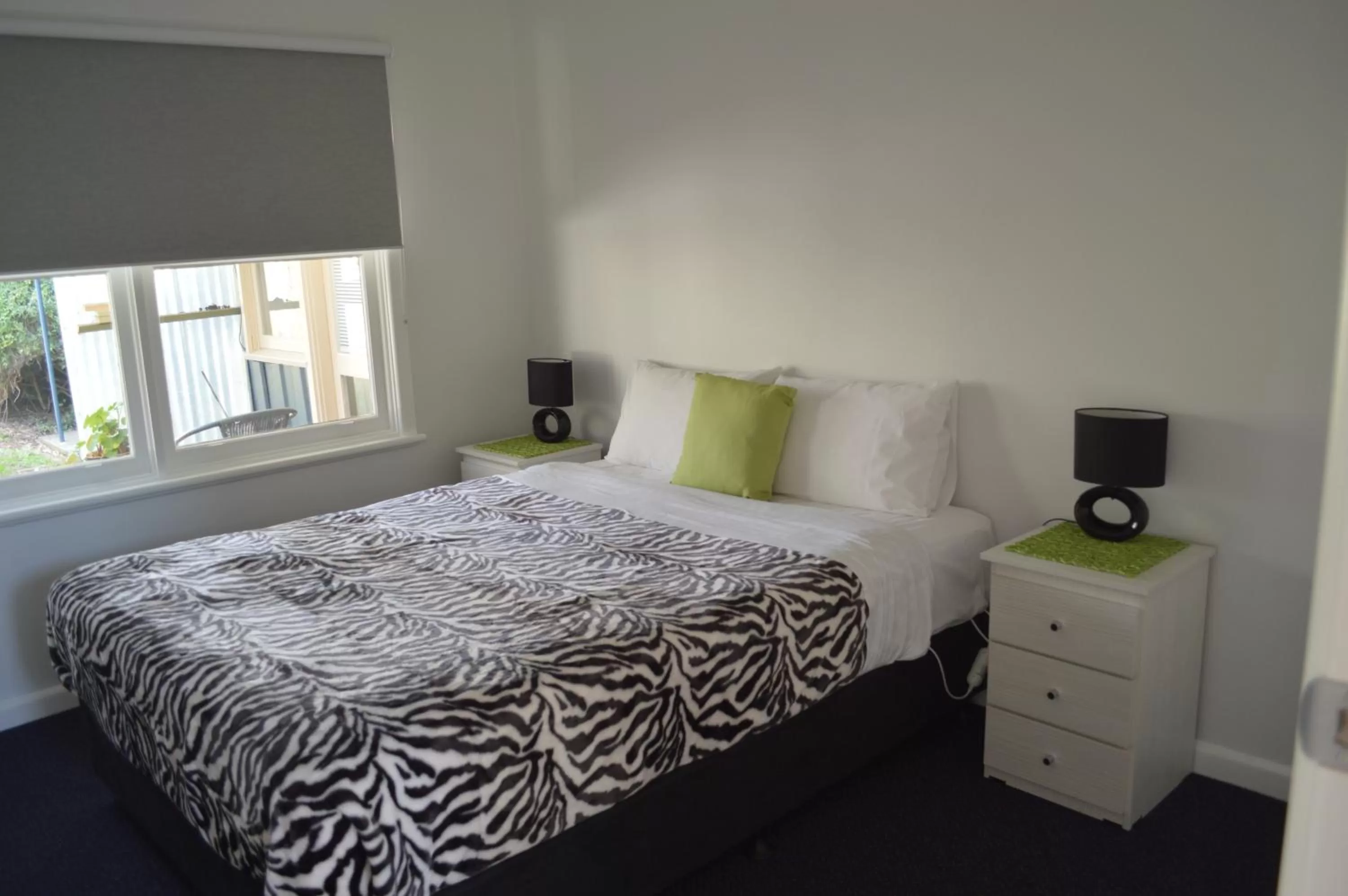 Bed in Wattle Grove Motel Maryborough