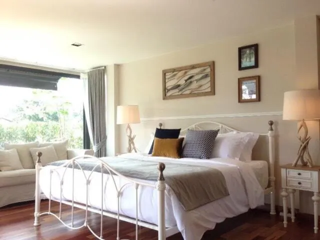 Bed in L'air Du Pran